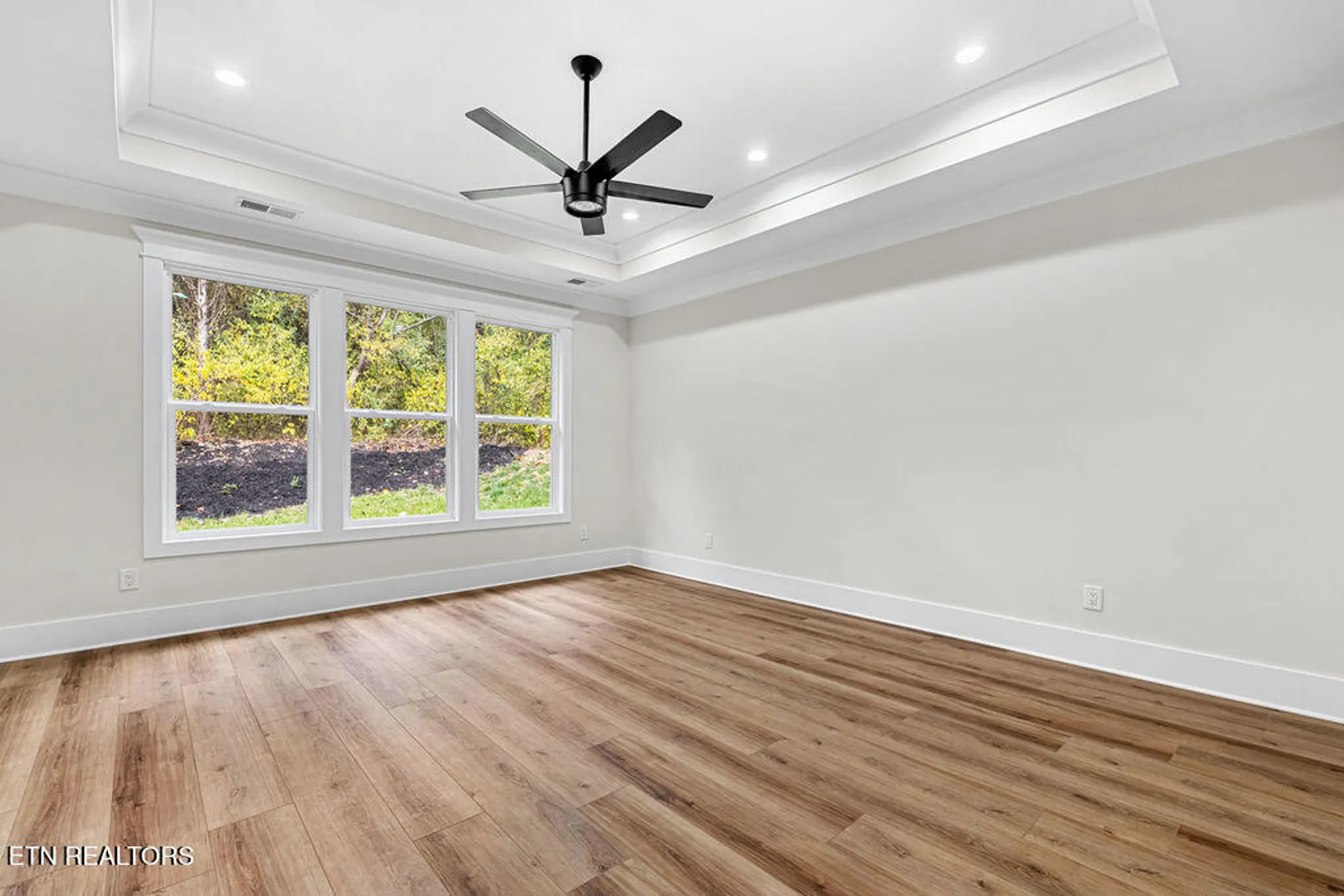 Property Slideshow image 21 of 48 | 108 tsuhdatsi way, Loudon, TN, 37774