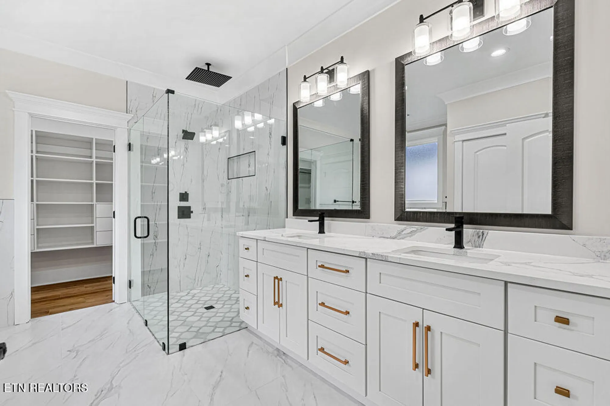 Property Slideshow image 23 of 48 | 108 tsuhdatsi way, Loudon, TN, 37774