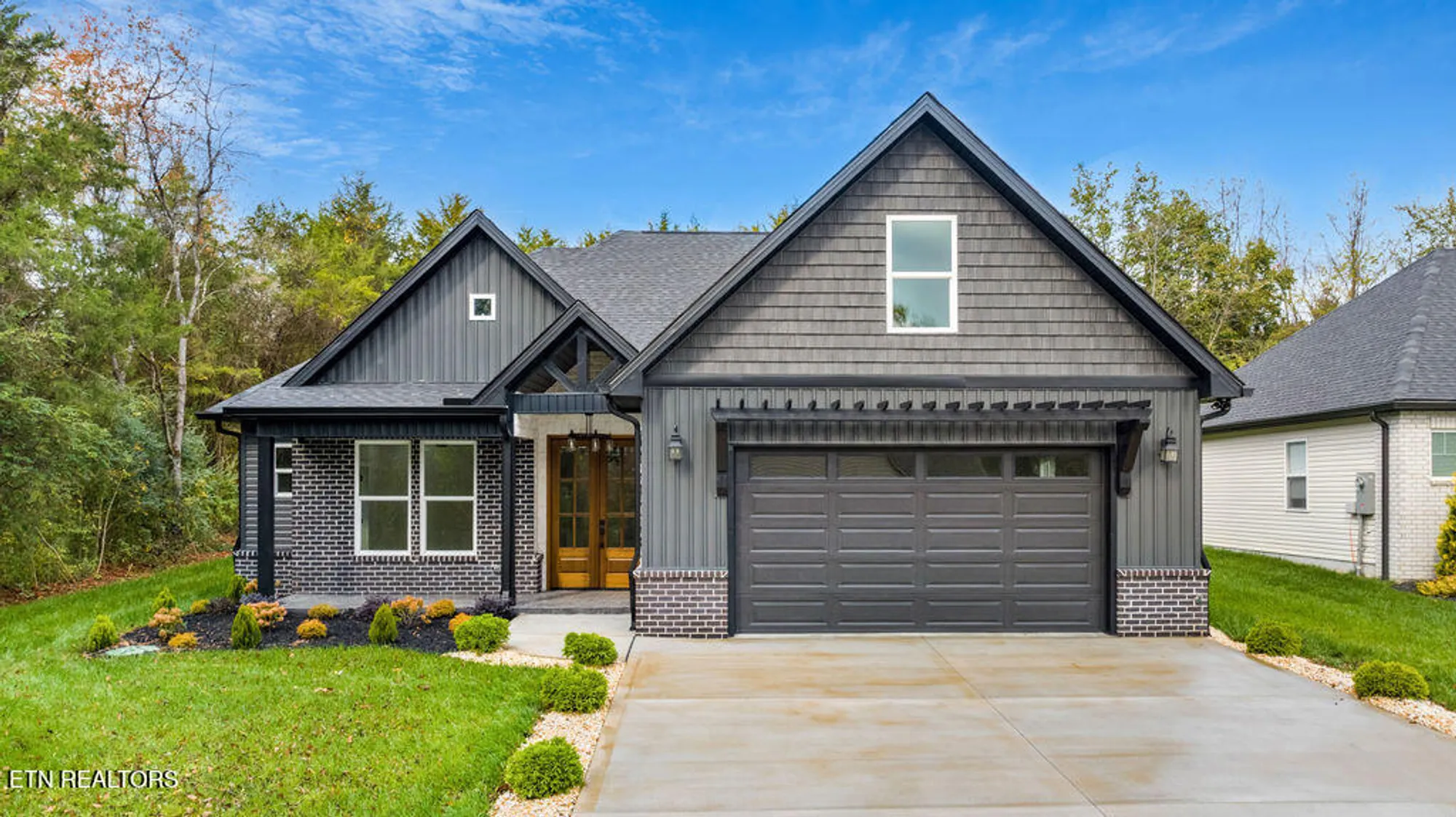 Property Slideshow image 1 of 48 | 108 tsuhdatsi way, Loudon, TN, 37774