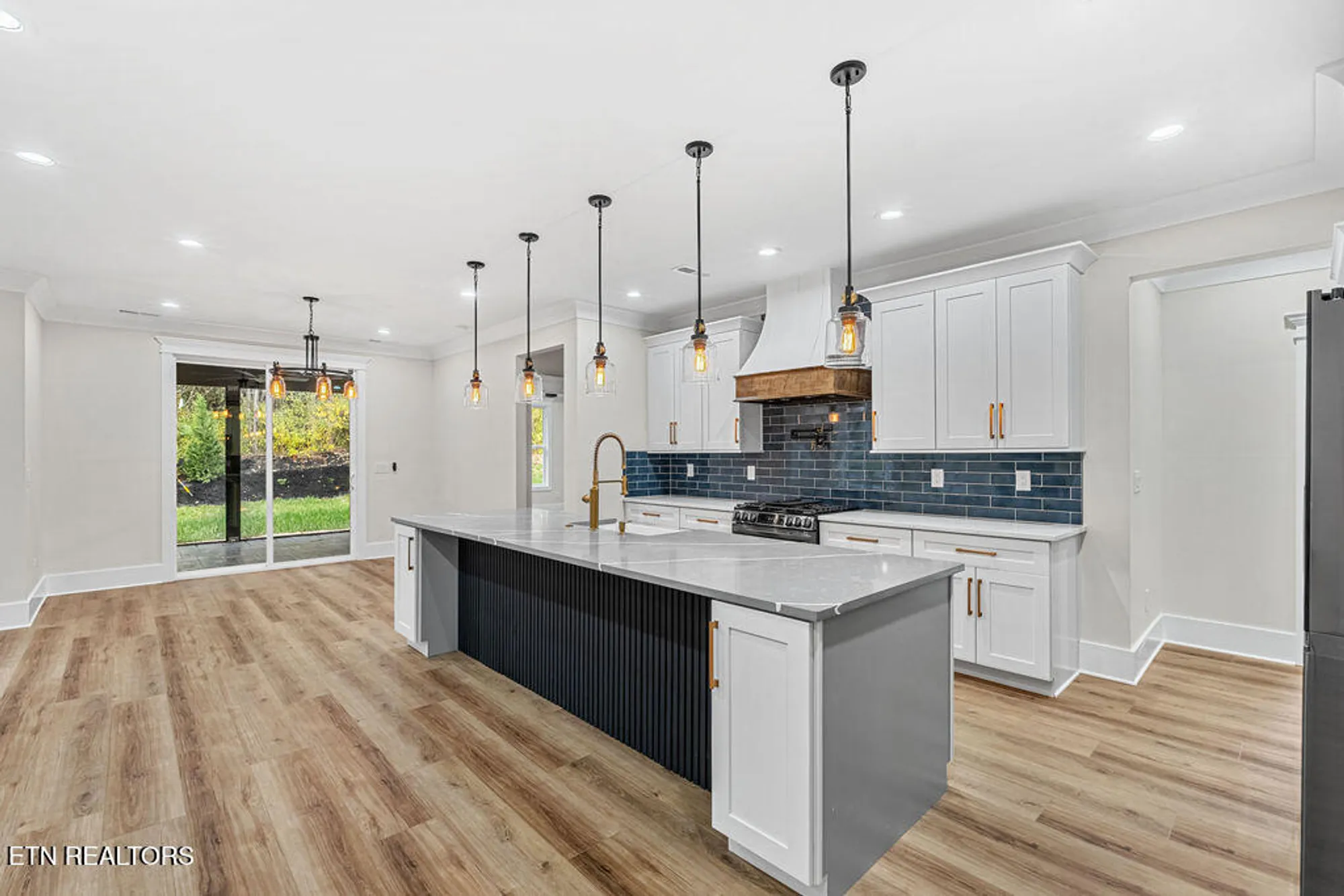 Property Slideshow image 7 of 48 | 108 tsuhdatsi way, Loudon, TN, 37774