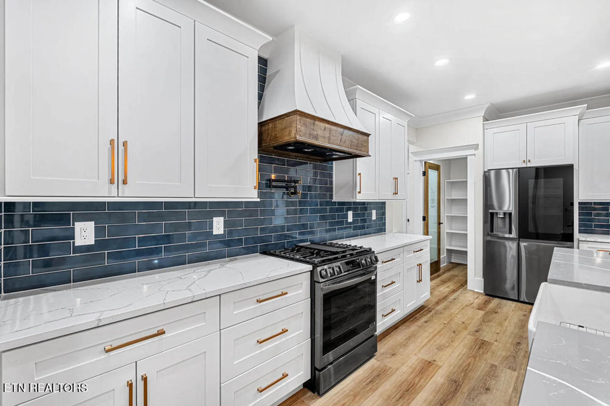 Property Slideshow image 10 of 48 | 108 tsuhdatsi way, Loudon, TN, 37774