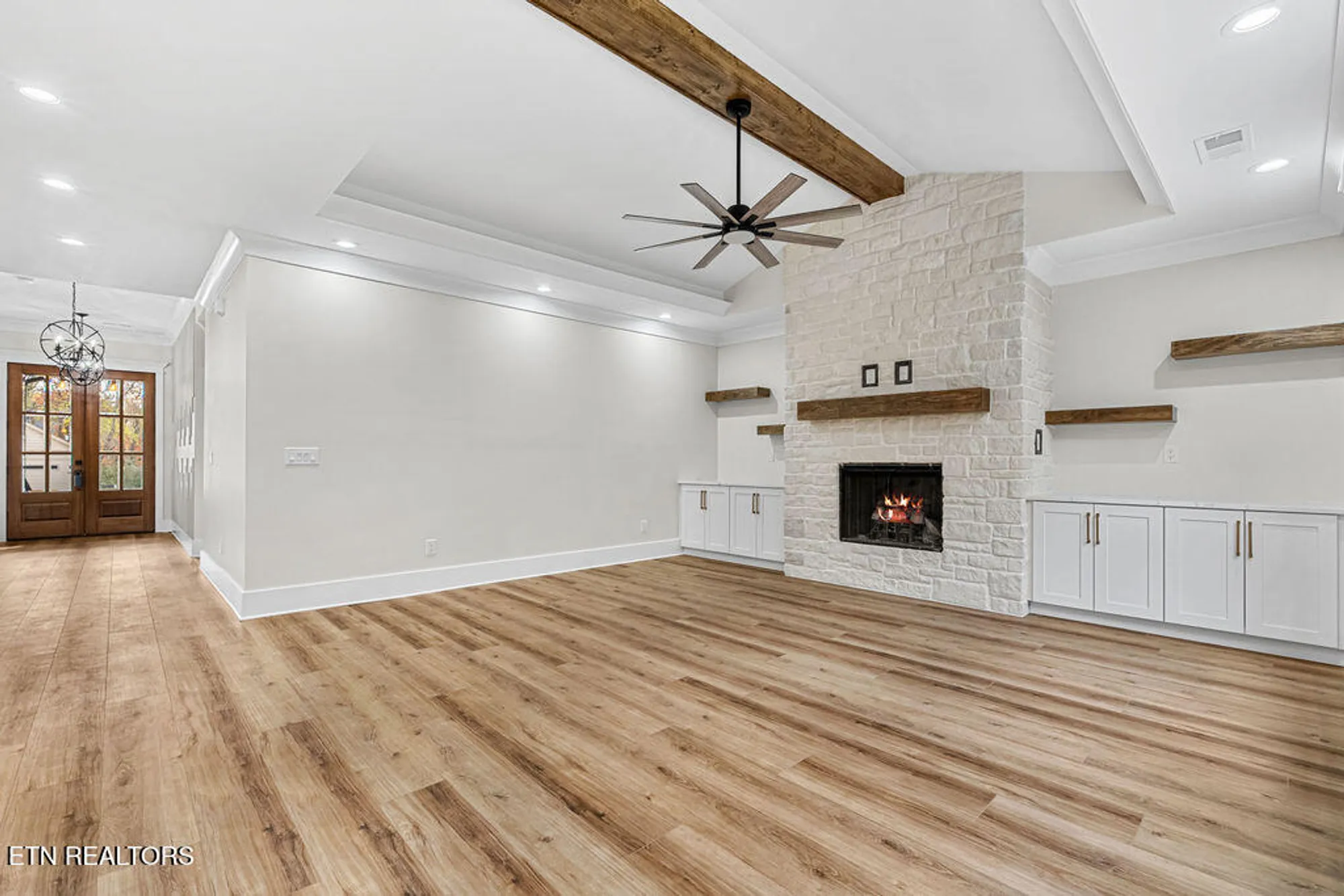 Property Slideshow image 16 of 48 | 108 tsuhdatsi way, Loudon, TN, 37774