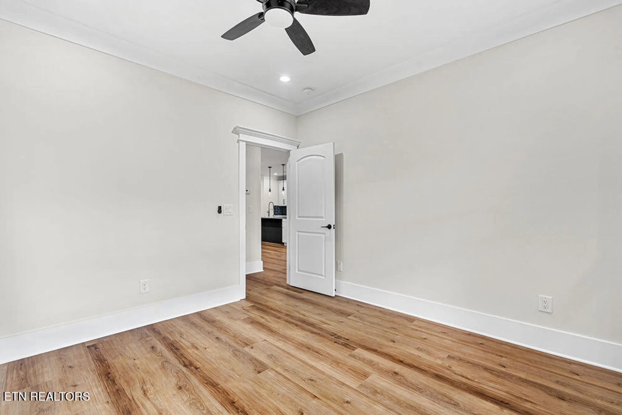 Property Slideshow image 27 of 48 | 108 tsuhdatsi way, Loudon, TN, 37774