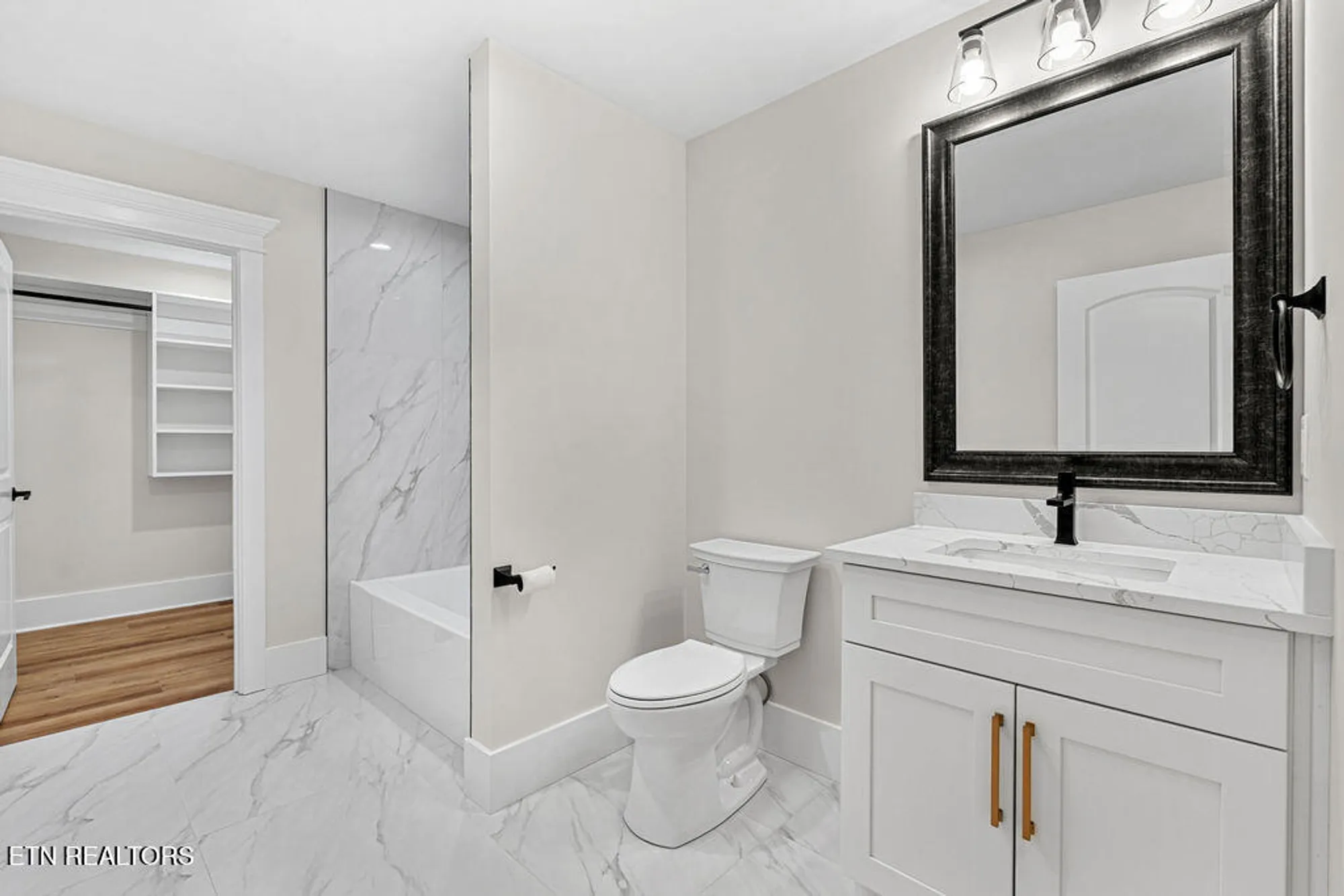 Property Slideshow image 35 of 48 | 108 tsuhdatsi way, Loudon, TN, 37774