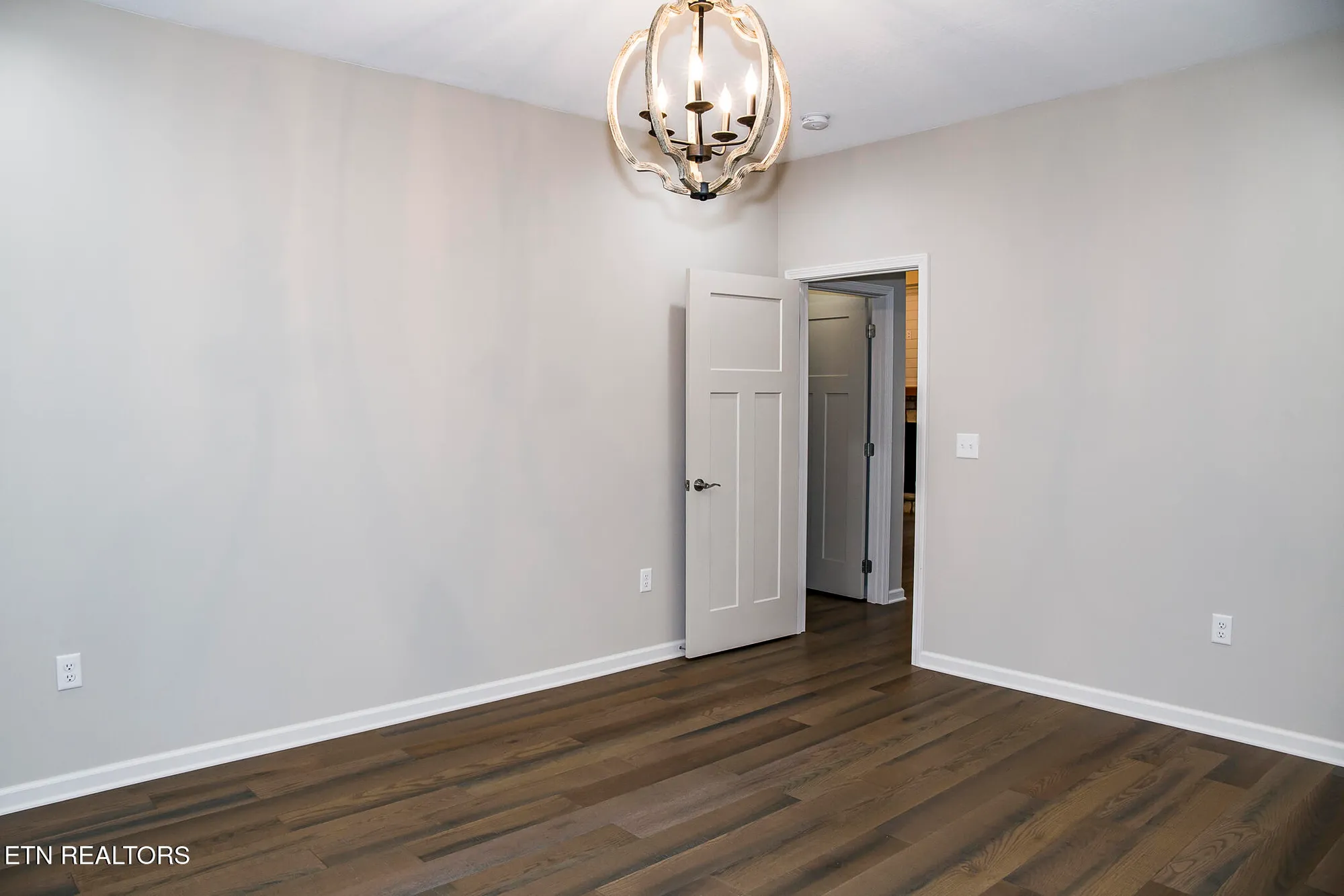 Property Slideshow image 32 of 51 | 15 hickory cove ln, Crossville, TN, 38558