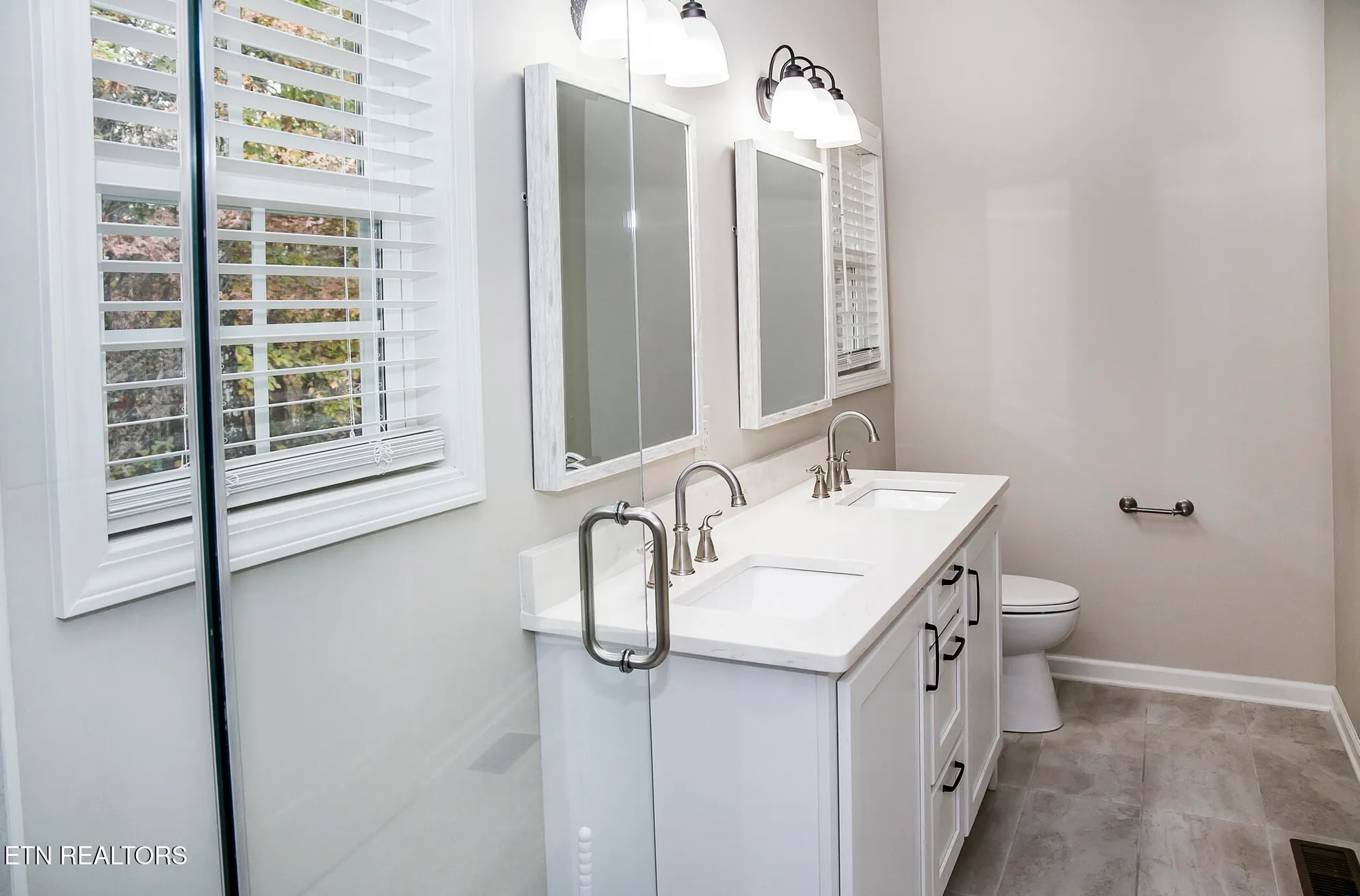 Property Slideshow image 31 of 51 | 15 hickory cove ln, Crossville, TN, 38558