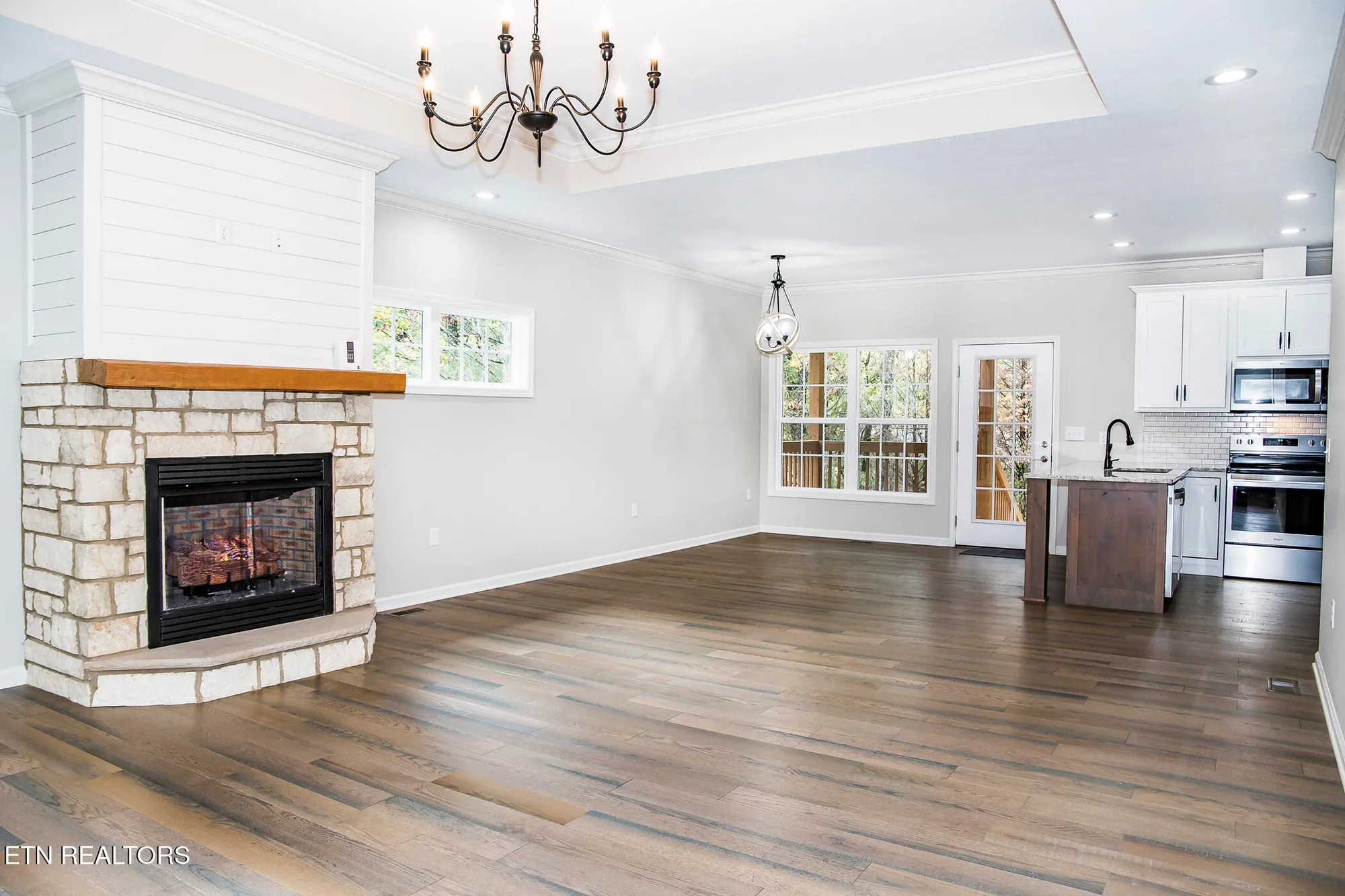 Property Slideshow image 13 of 51 | 15 hickory cove ln, Crossville, TN, 38558