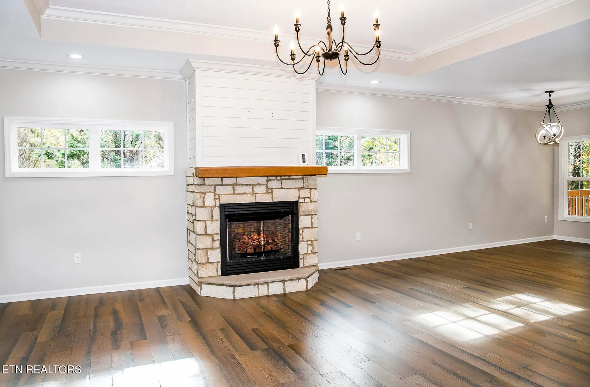 Property Slideshow image 16 of 51 | 15 hickory cove ln, Crossville, TN, 38558