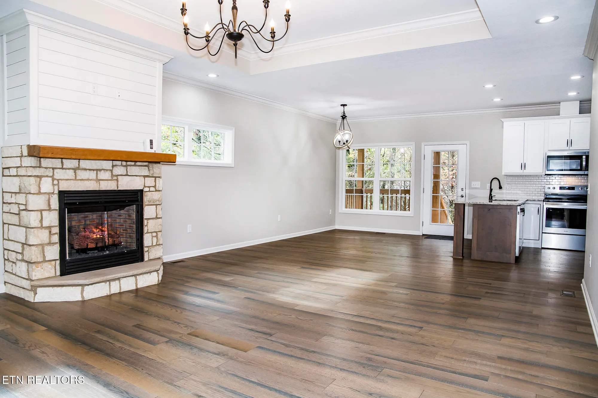 Property Slideshow image 17 of 51 | 15 hickory cove ln, Crossville, TN, 38558