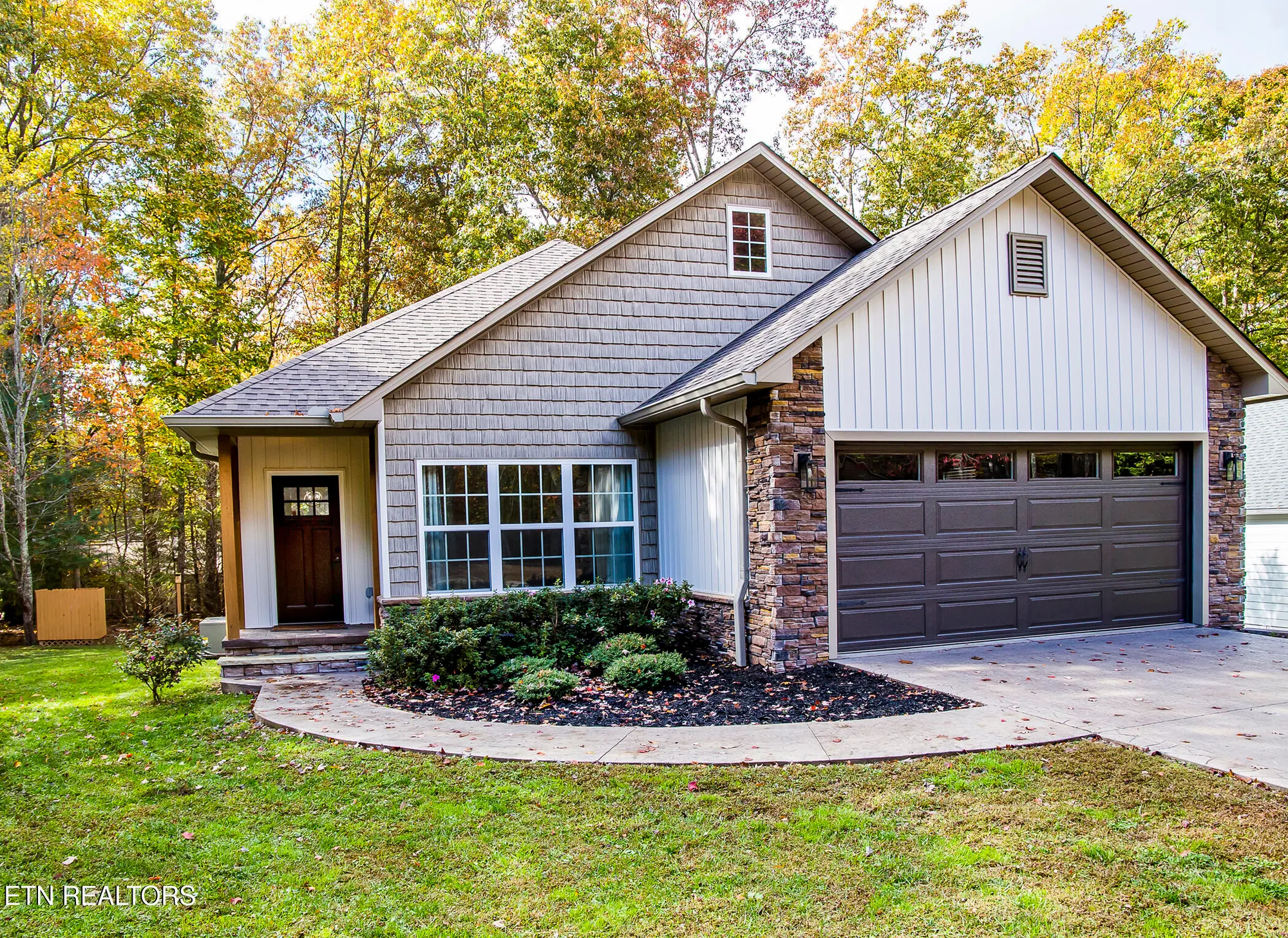 Property Slideshow image 11 of 51 | 15 hickory cove ln, Crossville, TN, 38558