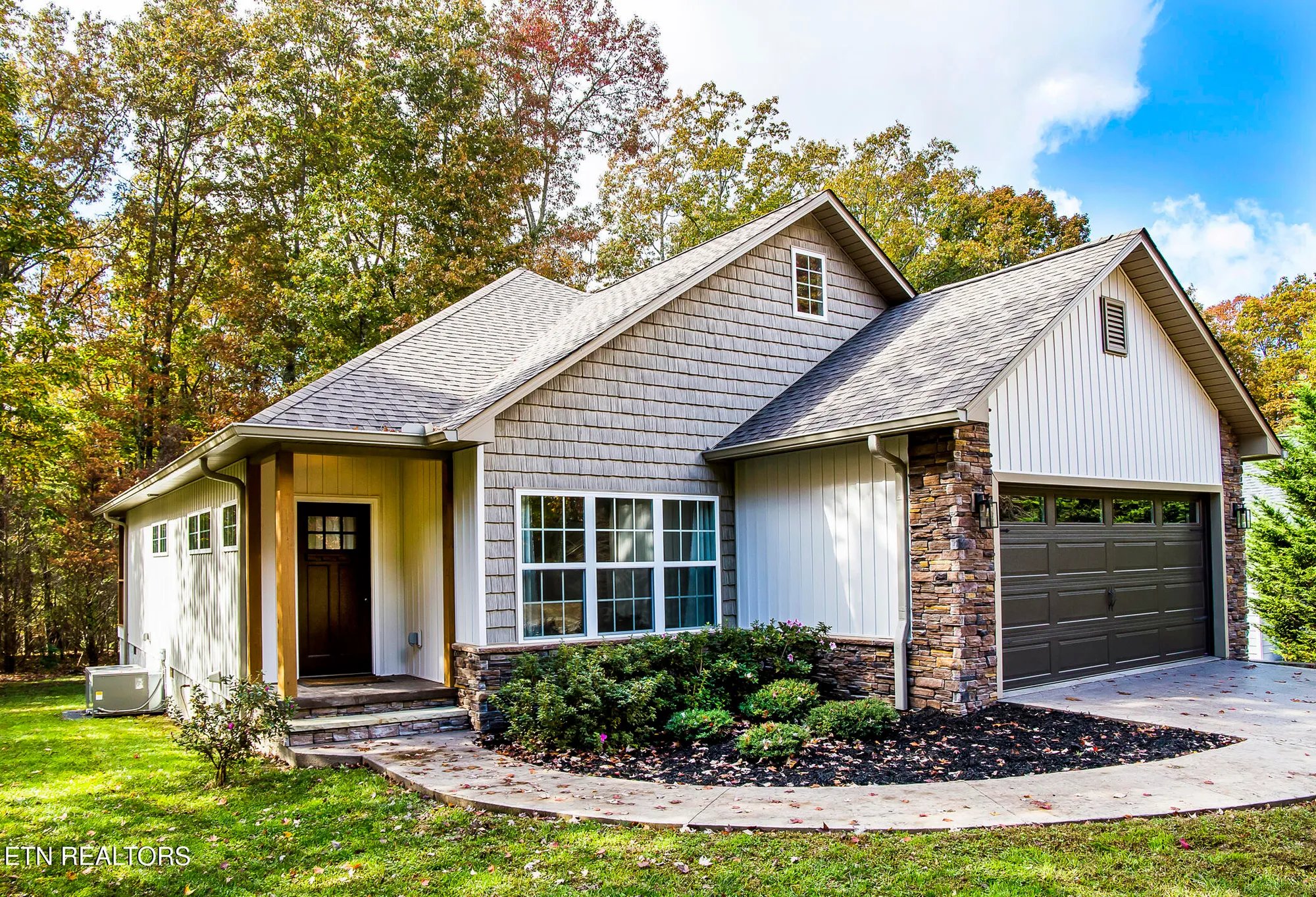 Property Slideshow image 12 of 51 | 15 hickory cove ln, Crossville, TN, 38558