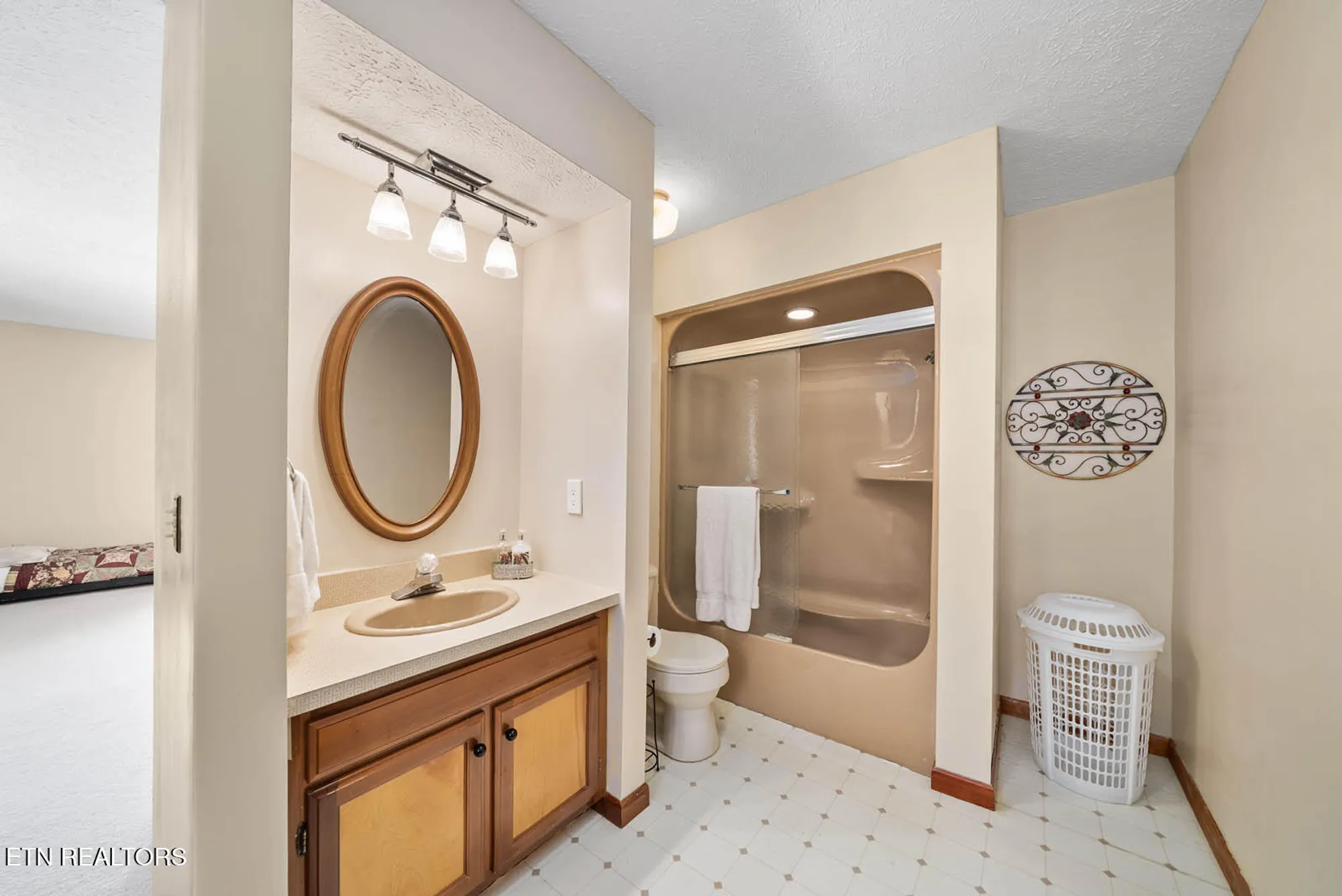 Property Slideshow image 41 of 60 | 161 ivy brook ln, Crossville, TN, 38558