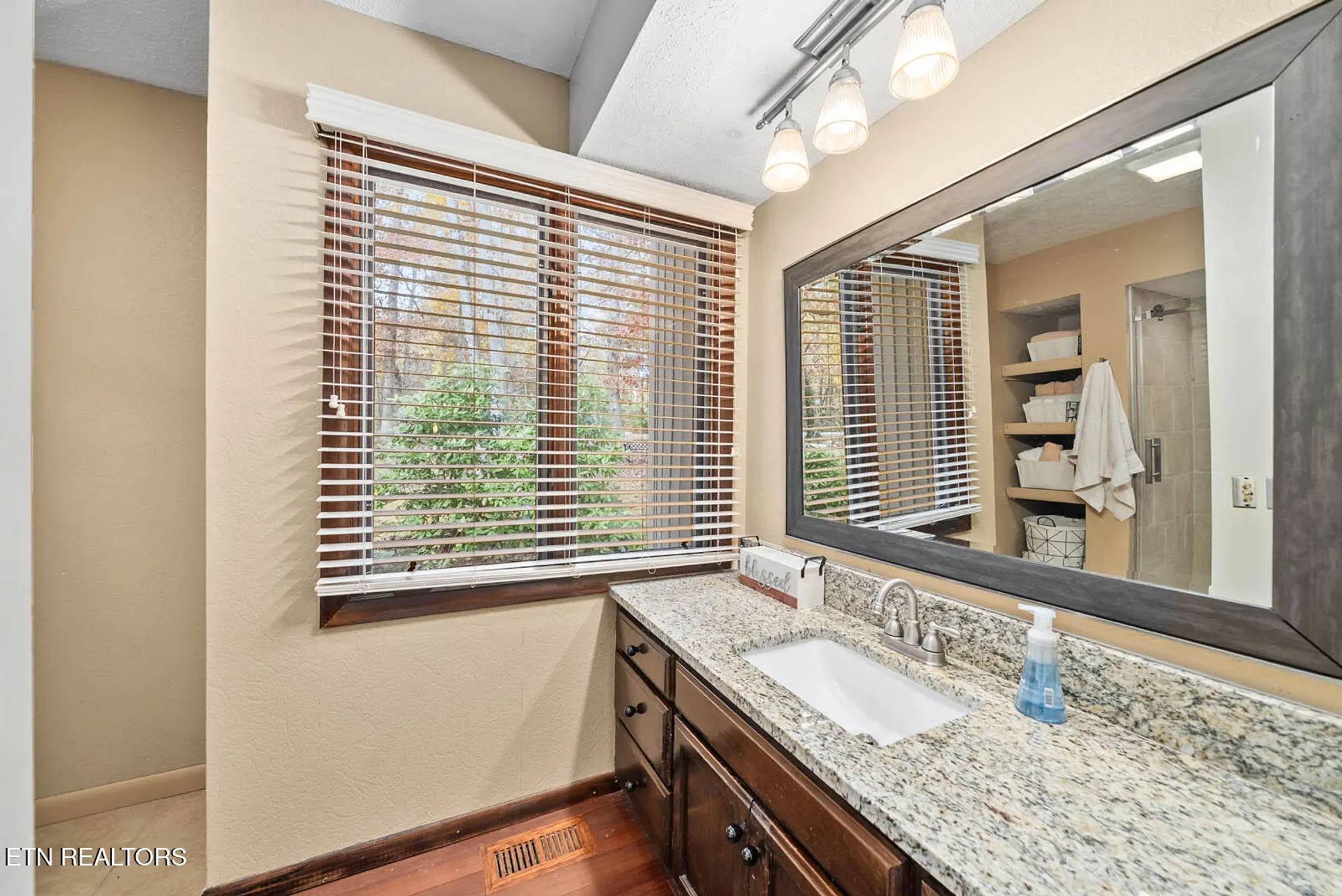 Property Slideshow image 29 of 60 | 161 ivy brook ln, Crossville, TN, 38558