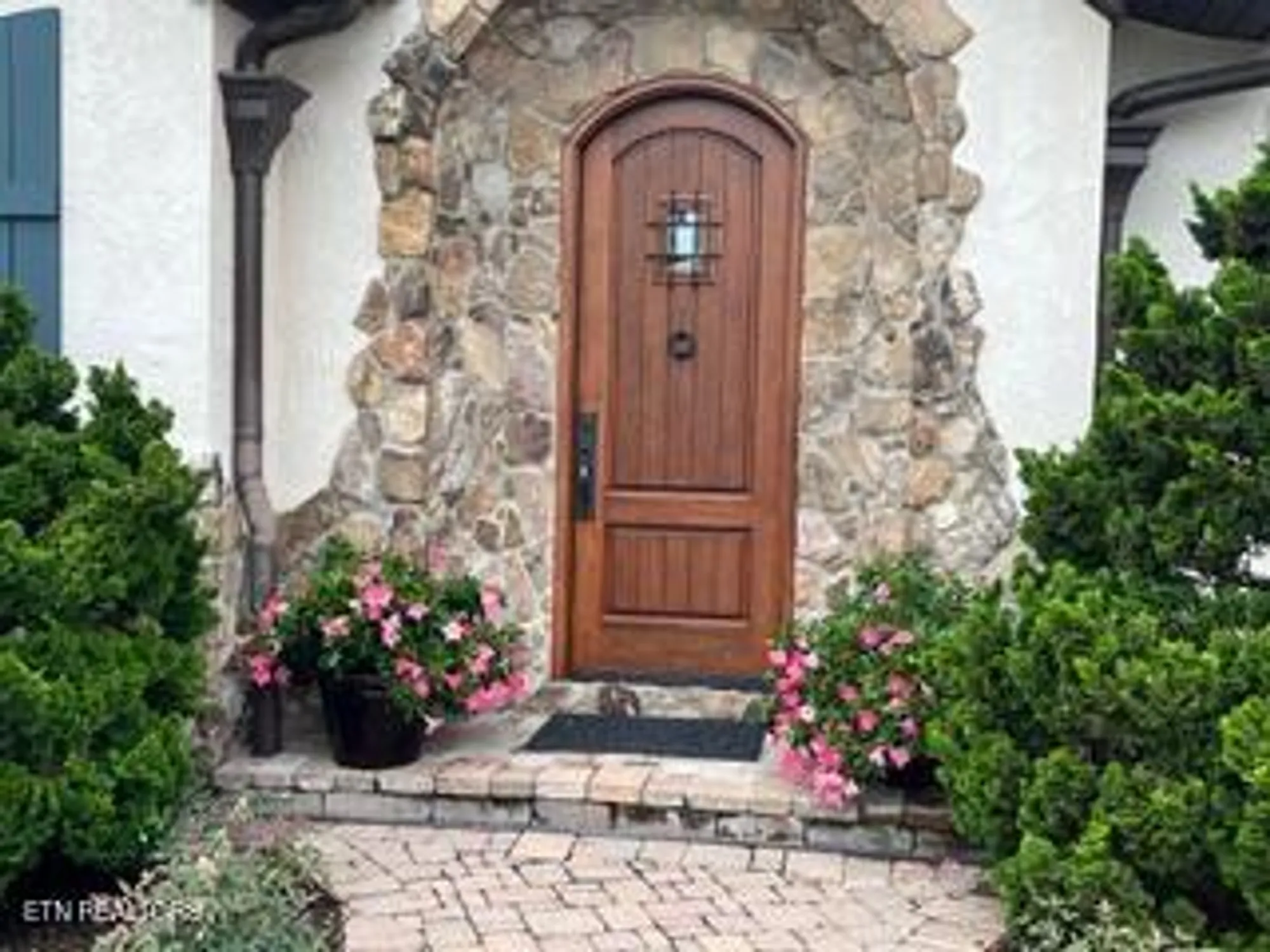 Property Slideshow image 8 of 60 | 201 coyatee cv, Loudon, TN, 37774