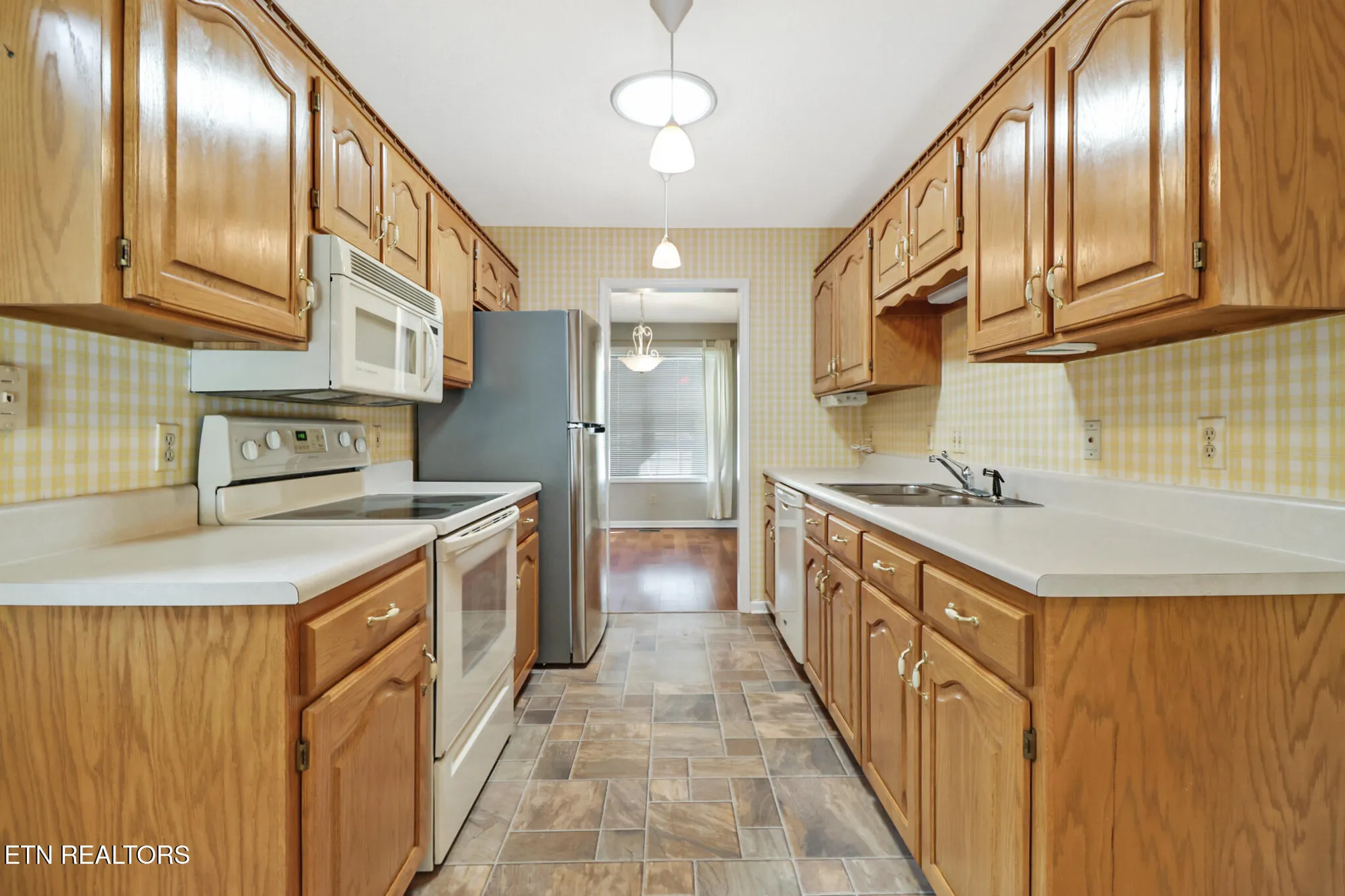 Property Slideshow image 9 of 32 | 112 lakewood dr, Crossville, TN, 38558