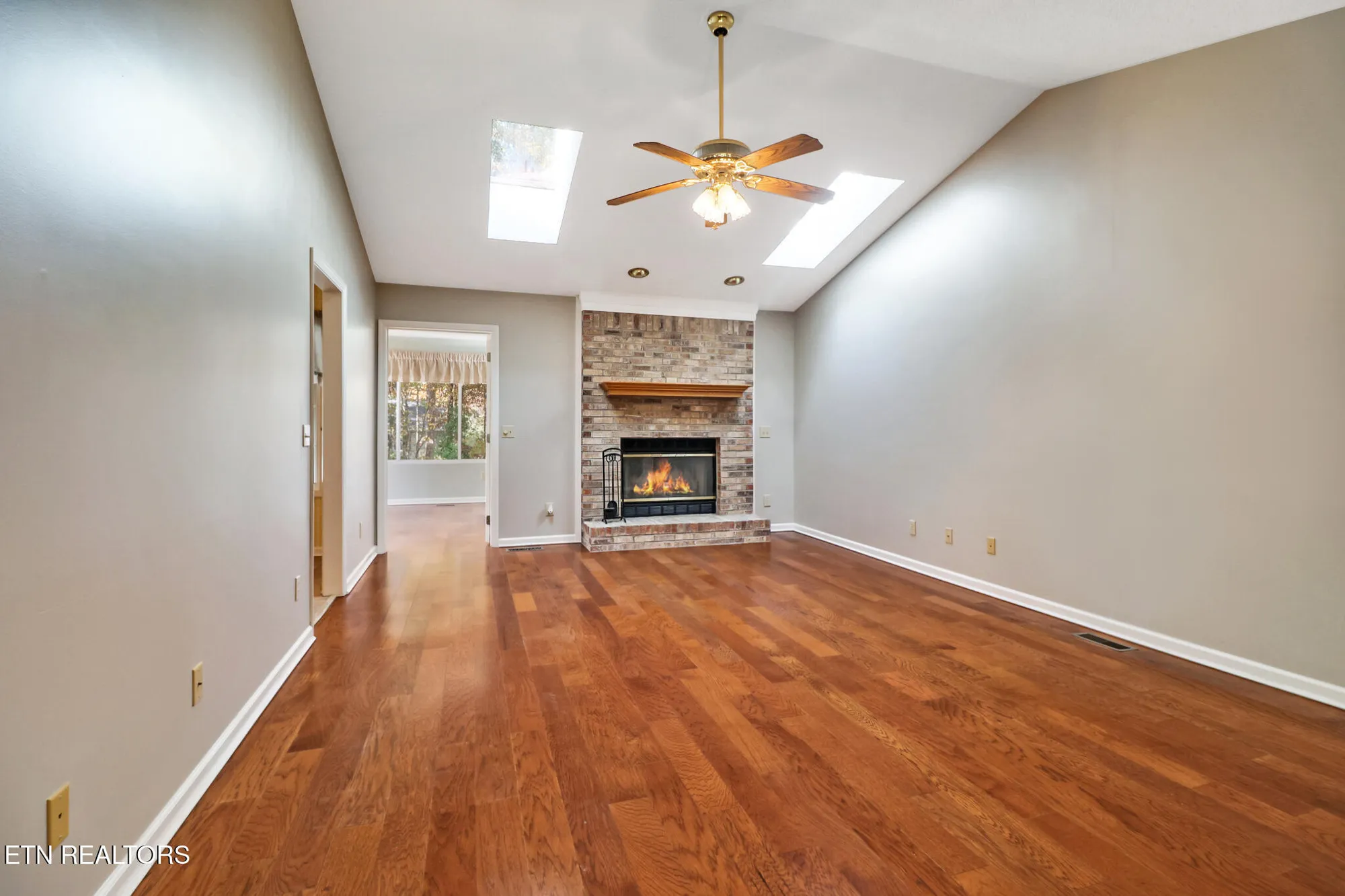 Property Slideshow image 3 of 32 | 112 lakewood dr, Crossville, TN, 38558