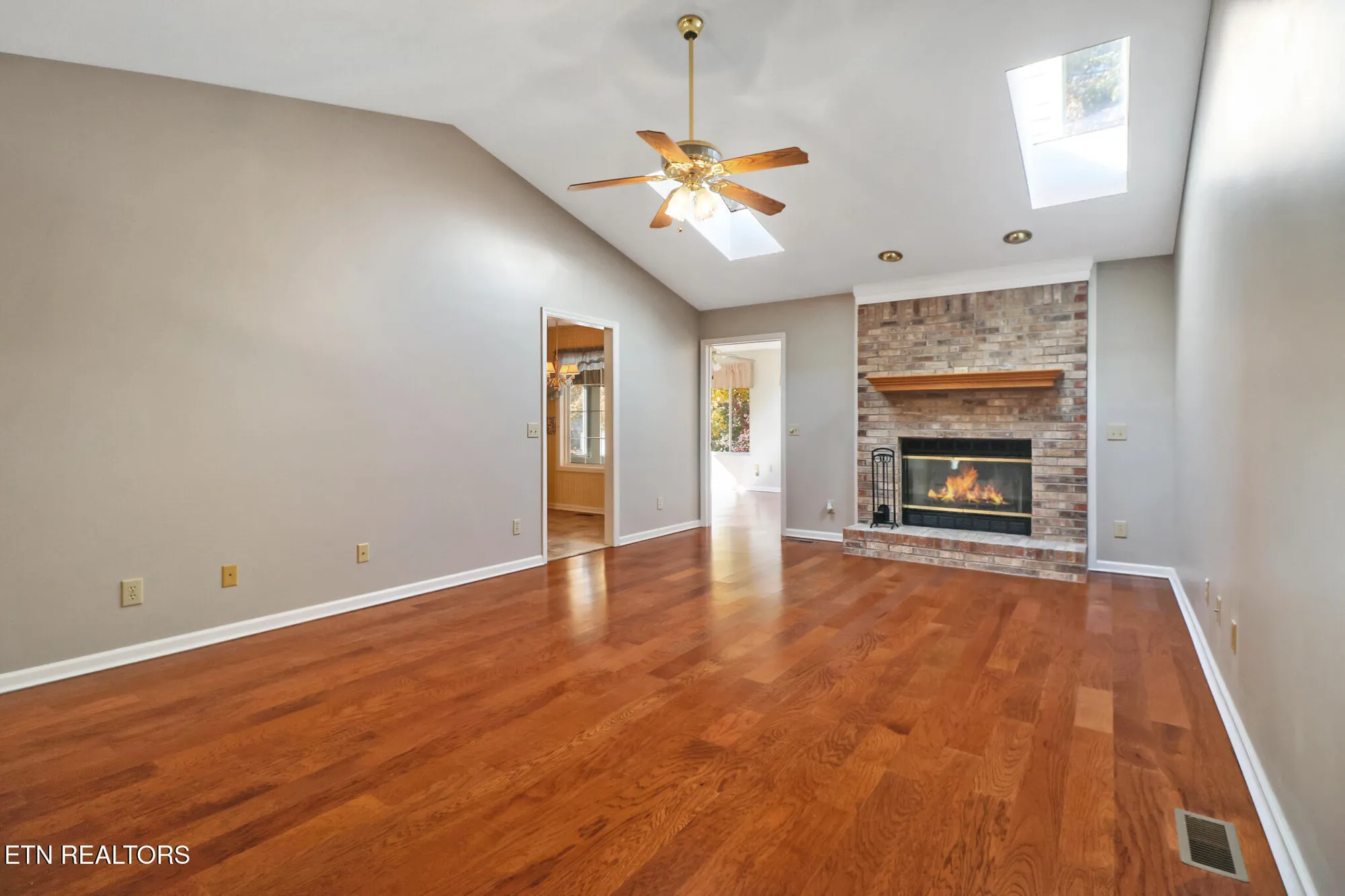 Property Slideshow image 4 of 32 | 112 lakewood dr, Crossville, TN, 38558