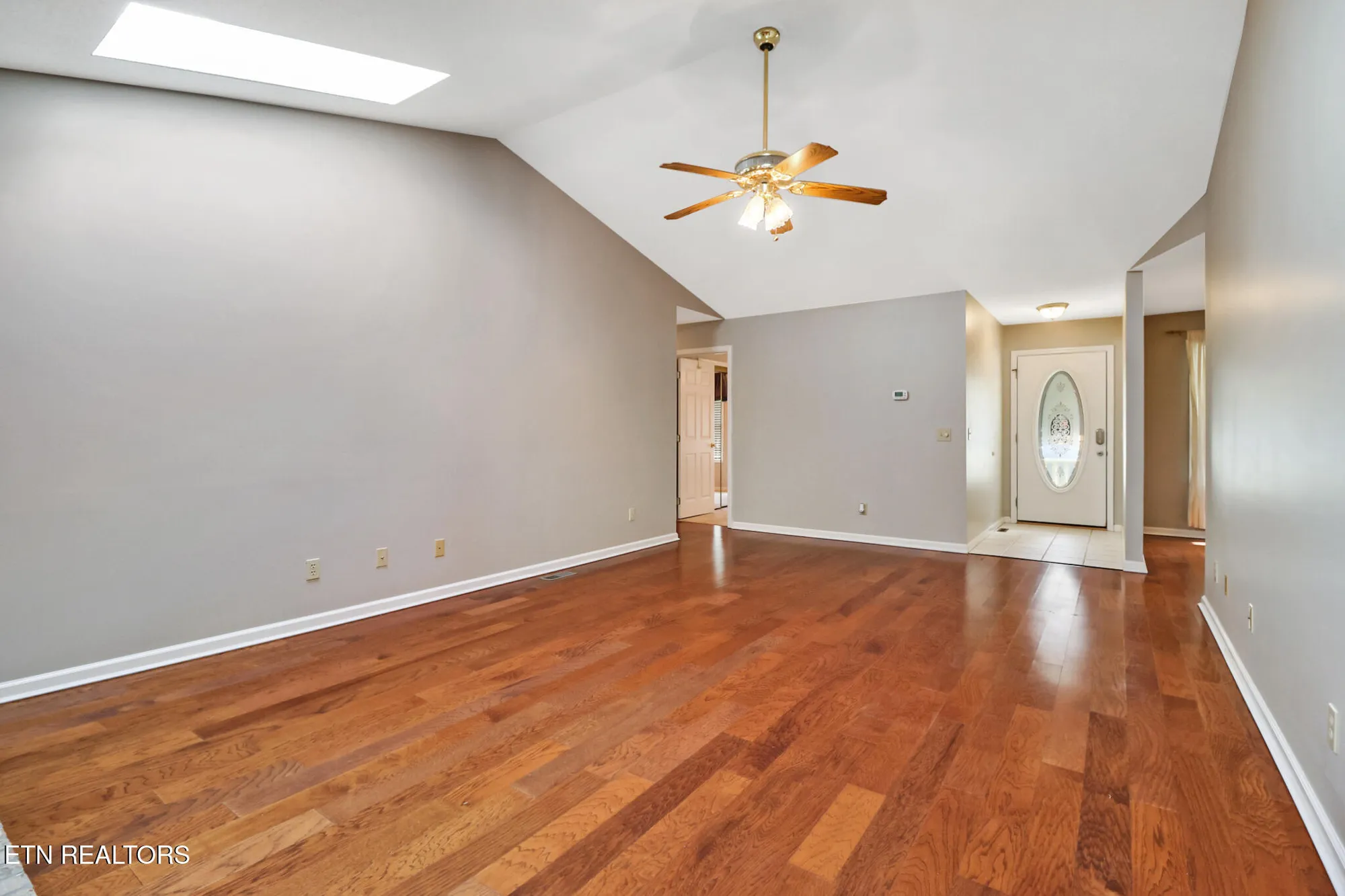 Property Slideshow image 5 of 32 | 112 lakewood dr, Crossville, TN, 38558