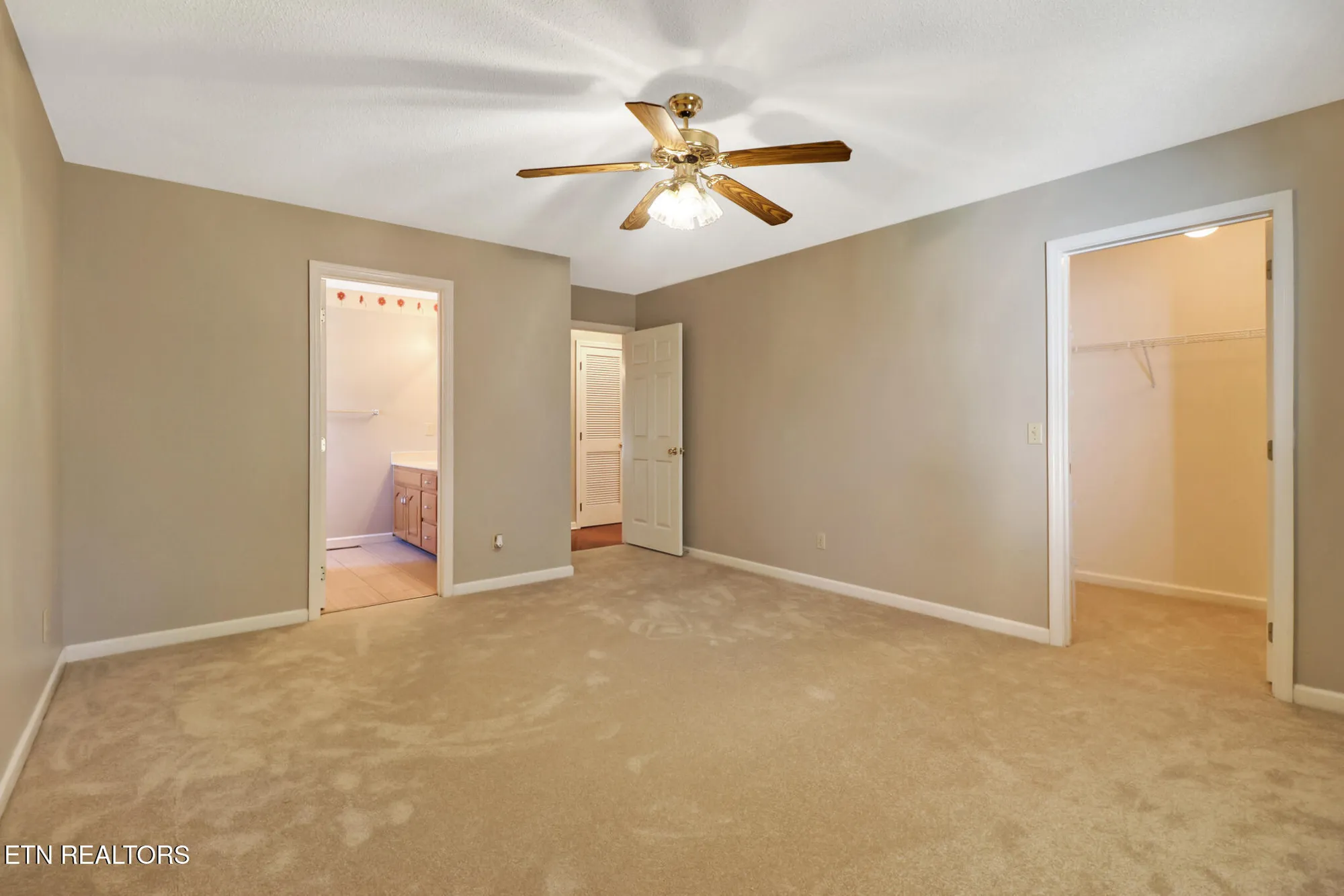 Property Slideshow image 15 of 32 | 112 lakewood dr, Crossville, TN, 38558