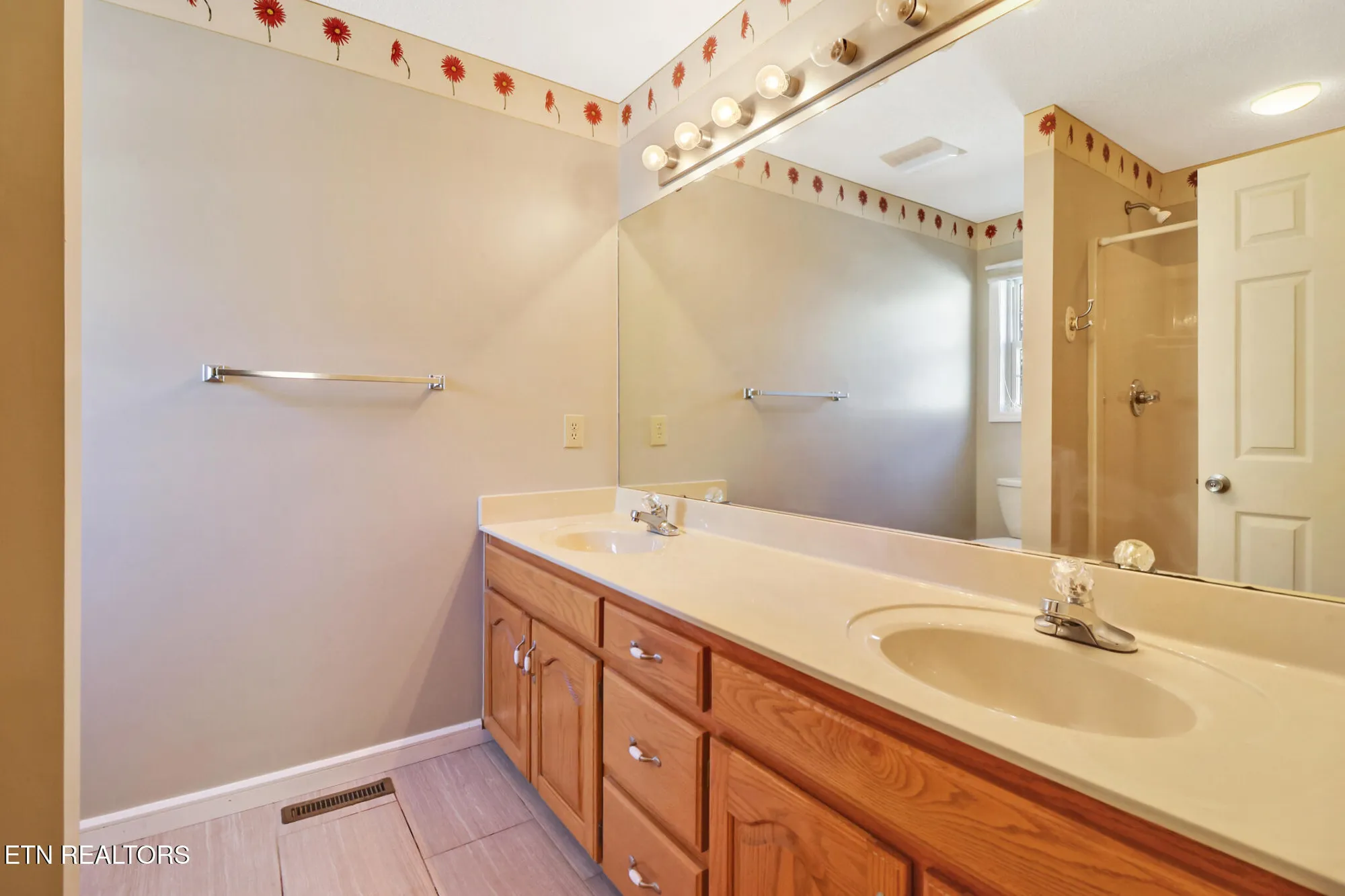 Property Slideshow image 17 of 32 | 112 lakewood dr, Crossville, TN, 38558