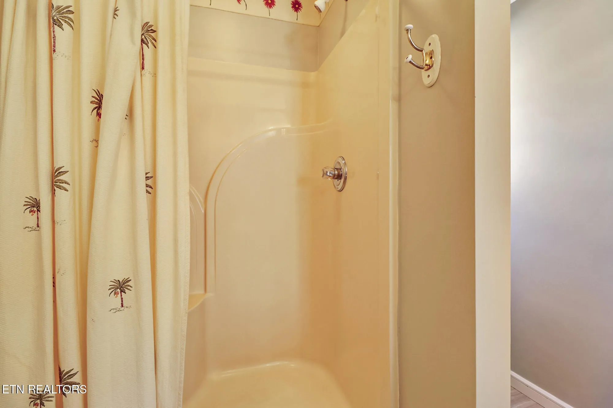 Property Slideshow image 18 of 32 | 112 lakewood dr, Crossville, TN, 38558