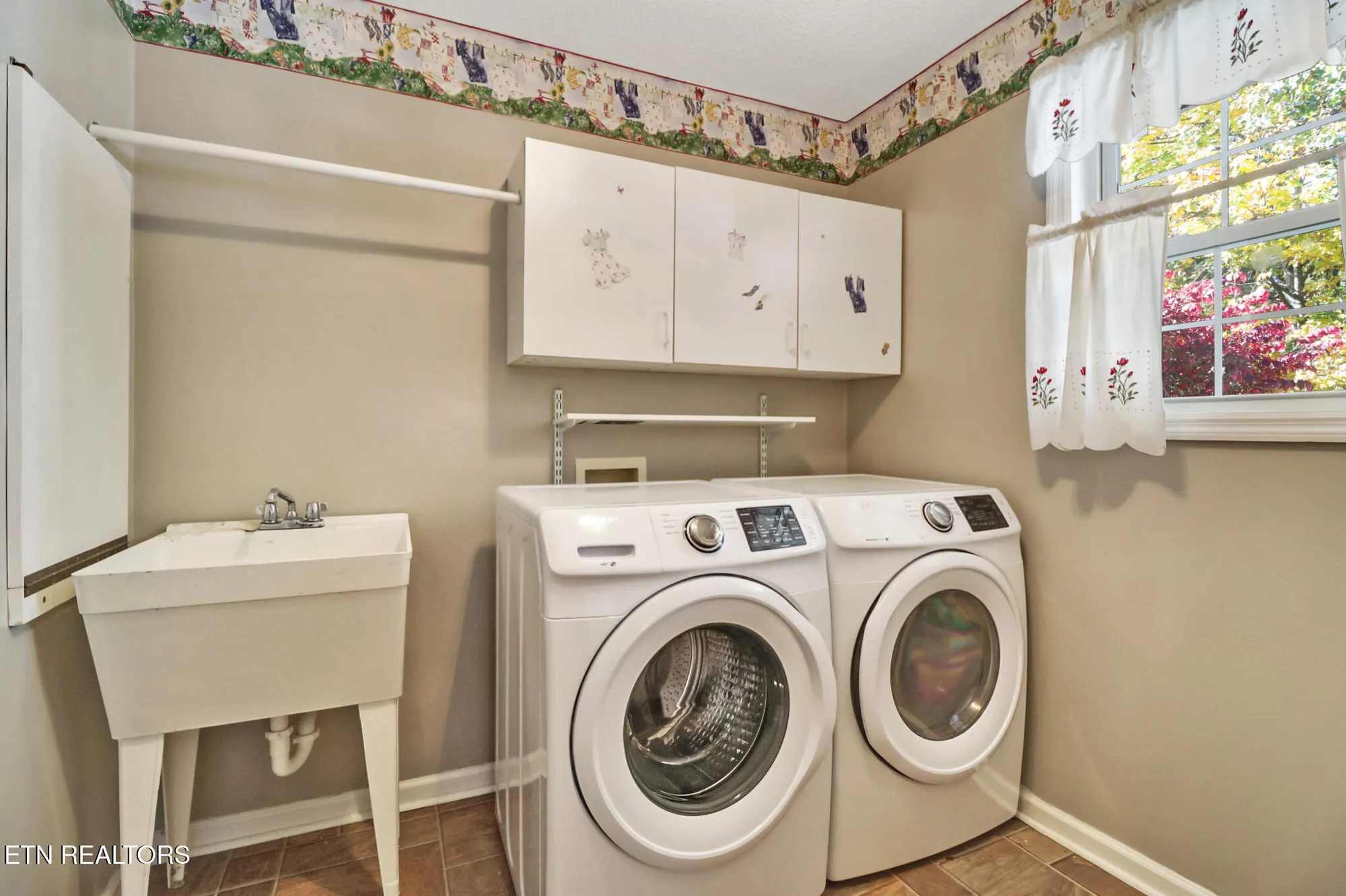 Property Slideshow image 24 of 32 | 112 lakewood dr, Crossville, TN, 38558