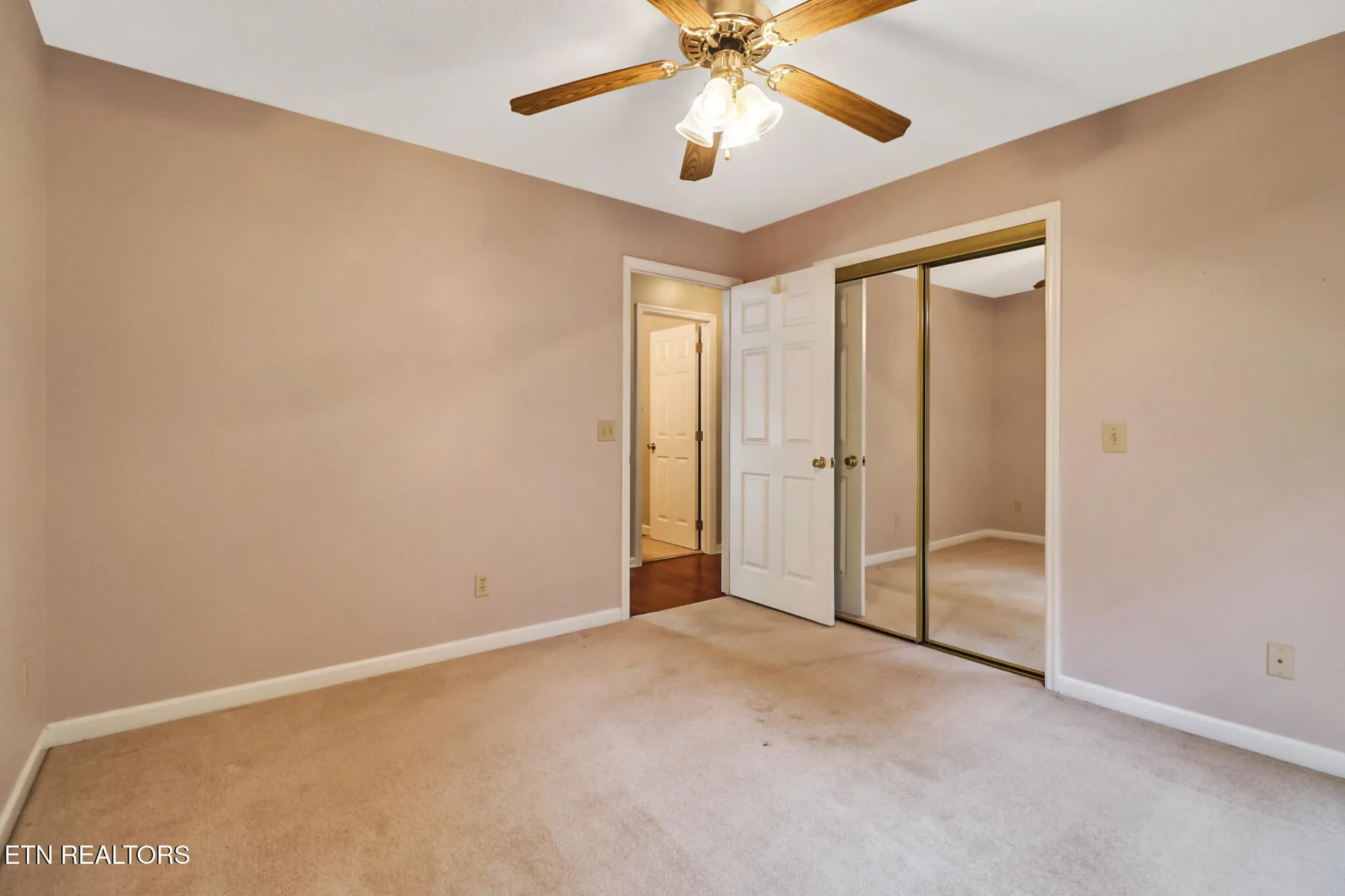 Property Slideshow image 20 of 32 | 112 lakewood dr, Crossville, TN, 38558