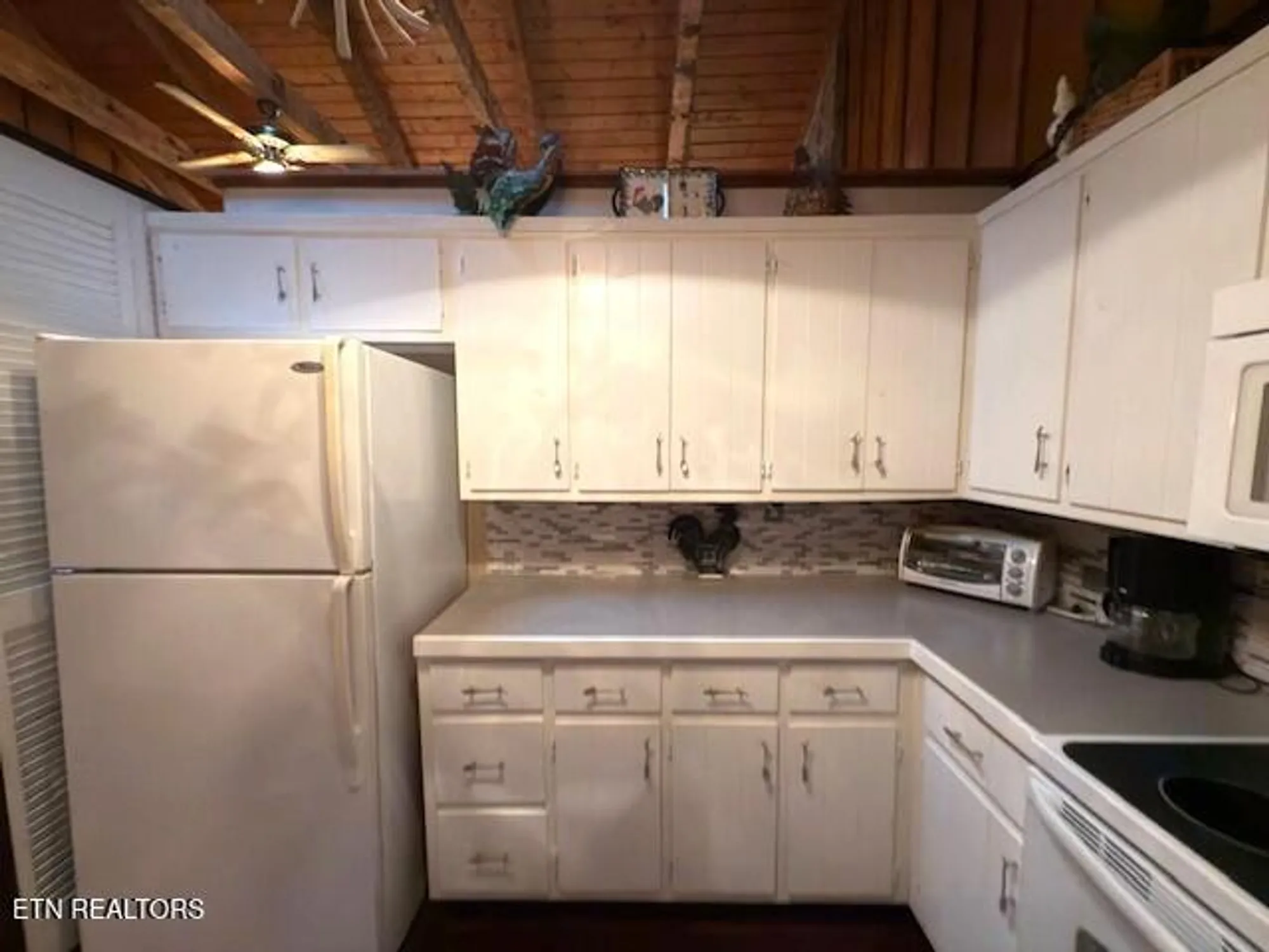 Property Slideshow image 11 of 30 | 139 windsor rd, Crossville, TN, 38558