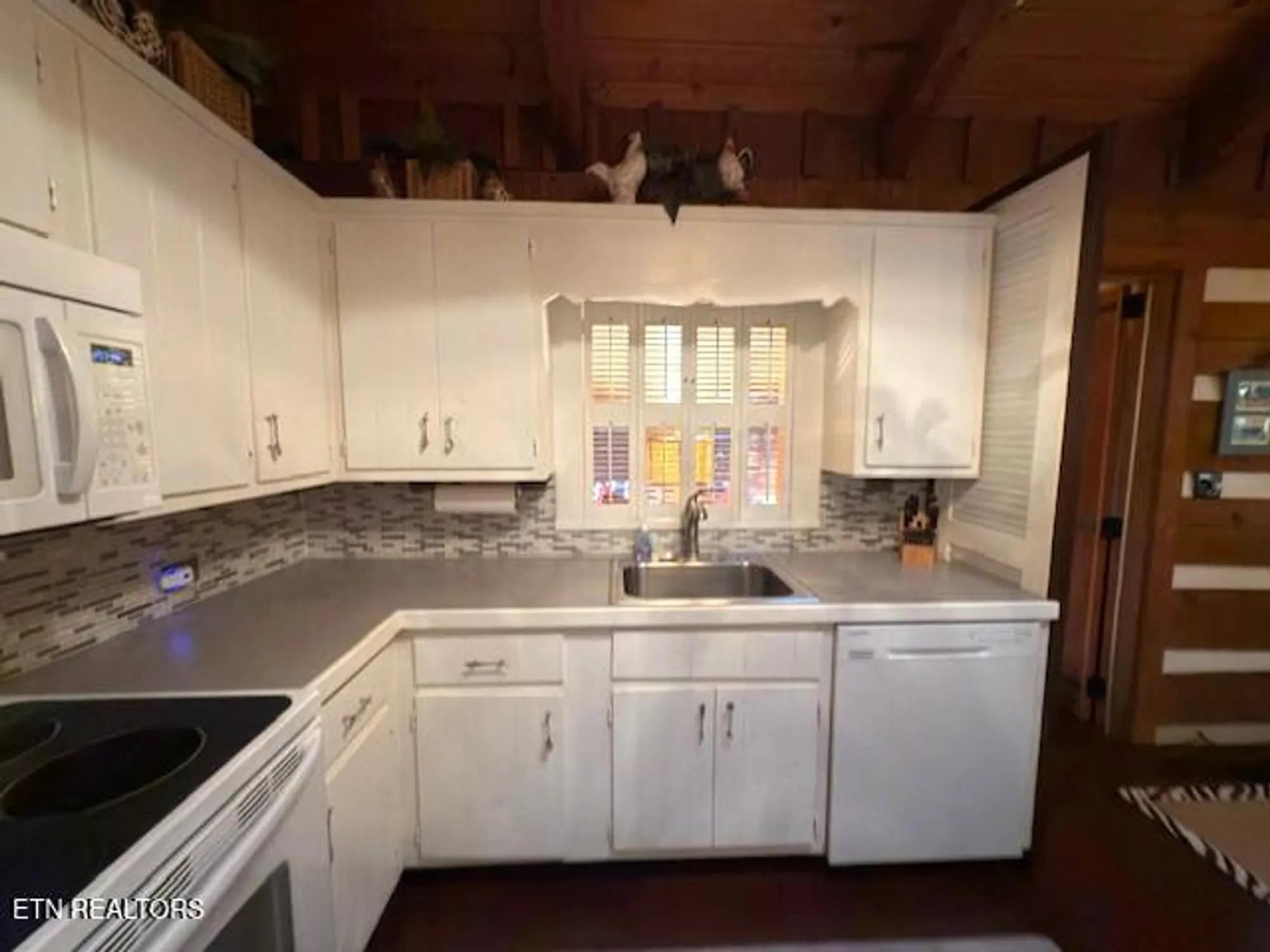 Property Slideshow image 12 of 30 | 139 windsor rd, Crossville, TN, 38558