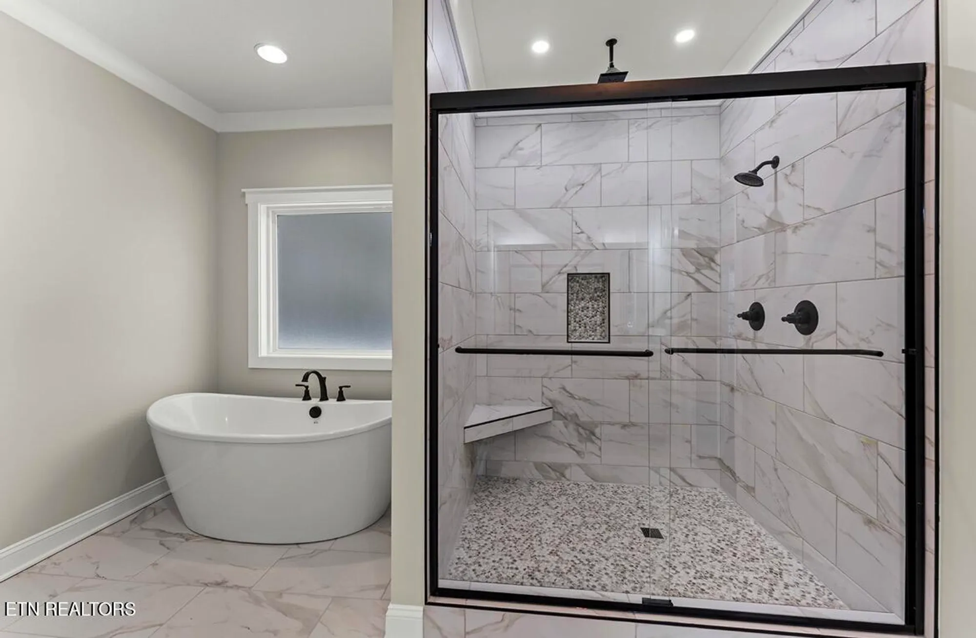 Property Slideshow image 6 of 8 | 118 elokwa way, Loudon, TN, 37774