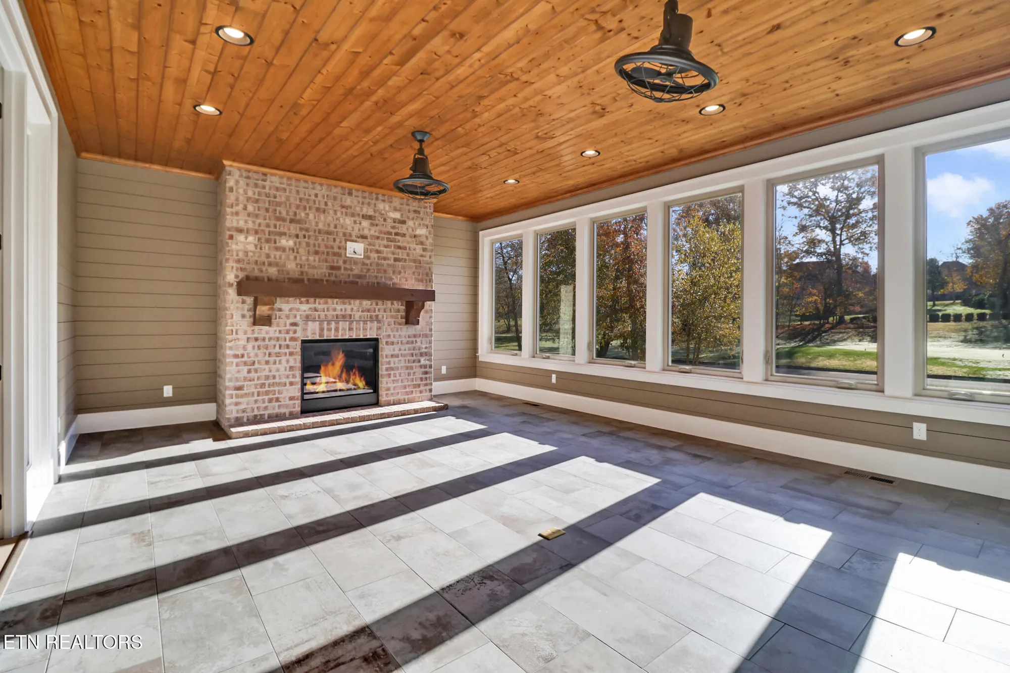 Property Slideshow image 17 of 39 | 31 westridge cir, Crossville, TN, 38558