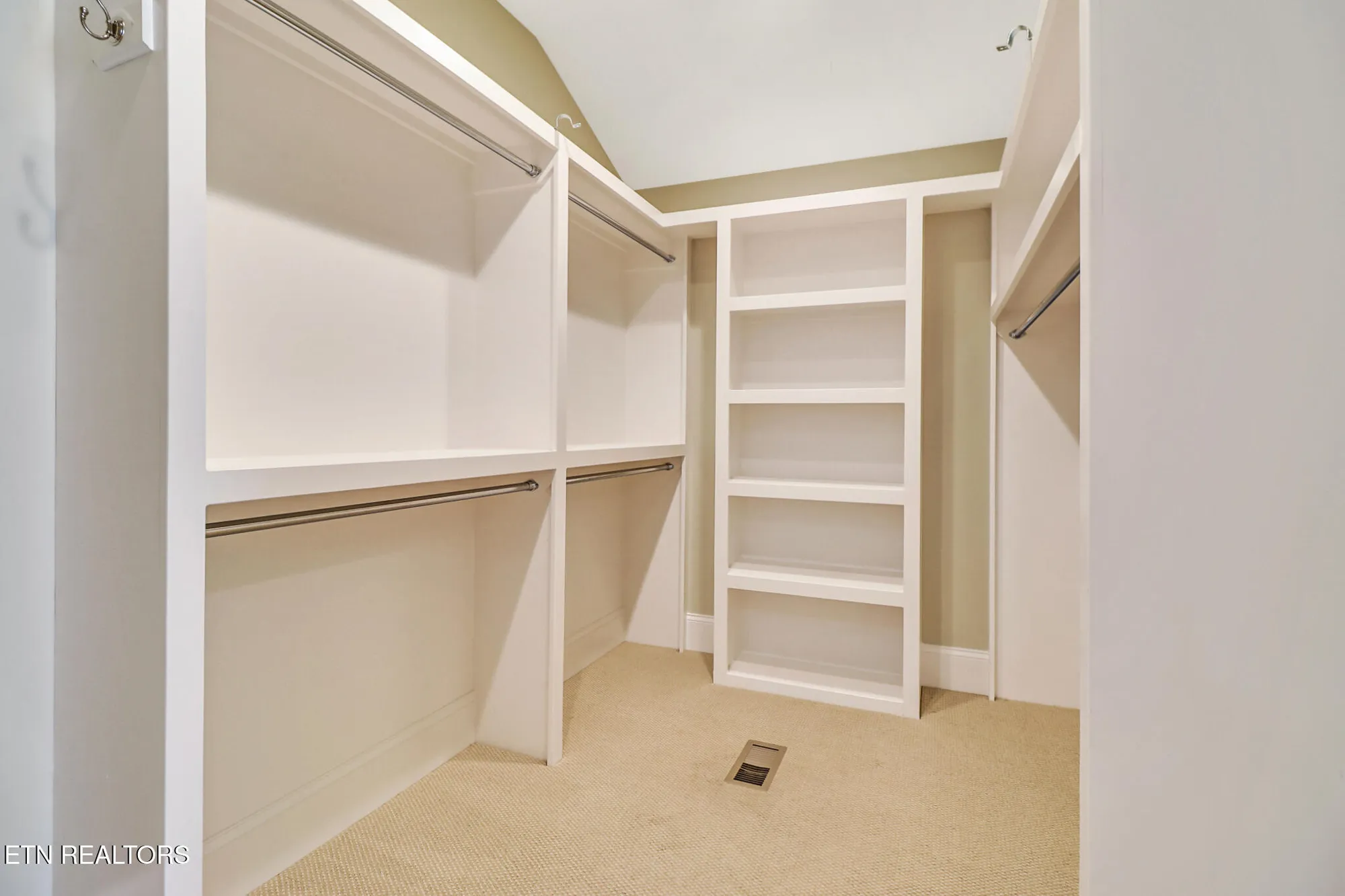 Property Slideshow image 25 of 39 | 31 westridge cir, Crossville, TN, 38558