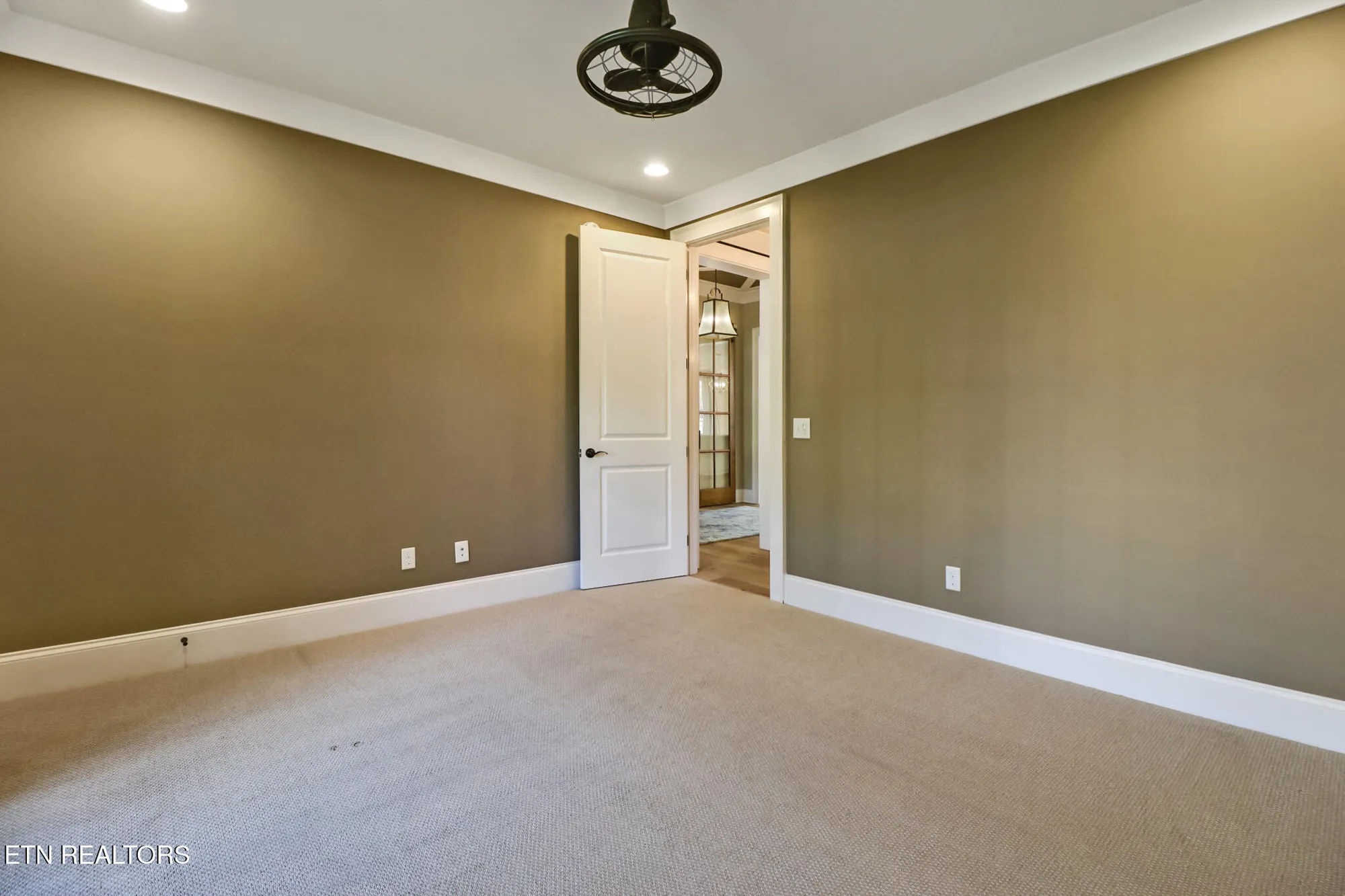 Property Slideshow image 8 of 39 | 31 westridge cir, Crossville, TN, 38558