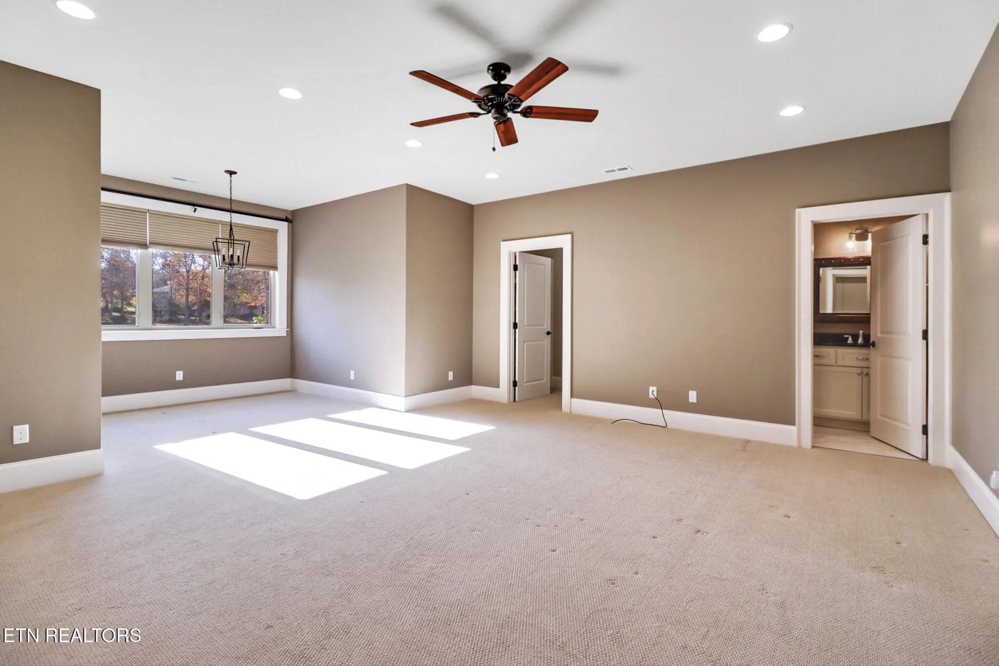 Property Slideshow image 28 of 39 | 31 westridge cir, Crossville, TN, 38558