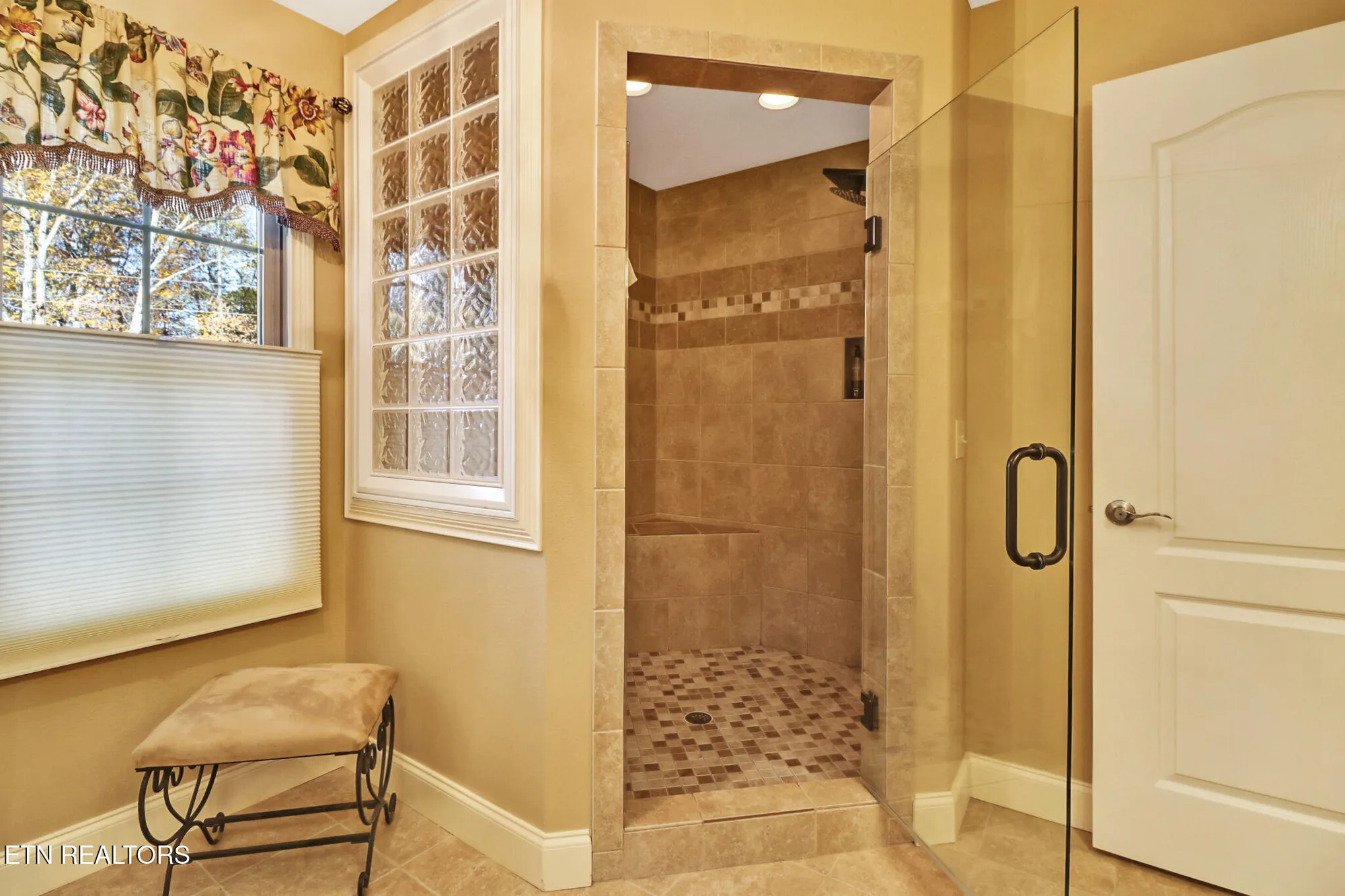 Property Slideshow image 20 of 38 | 145 trentwood dr, Crossville, TN, 38558