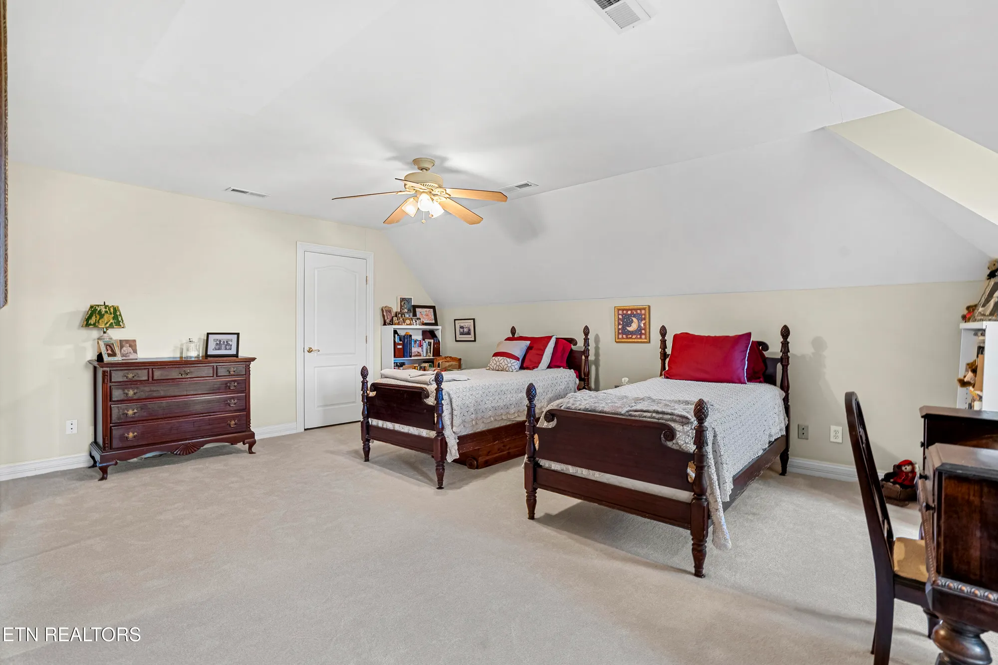 Property Slideshow image 45 of 60 | 310 pineberry dr, Vonore, TN, 37885