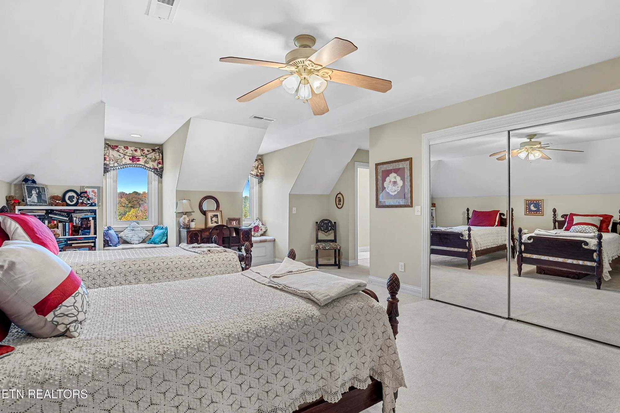 Property Slideshow image 46 of 60 | 310 pineberry dr, Vonore, TN, 37885