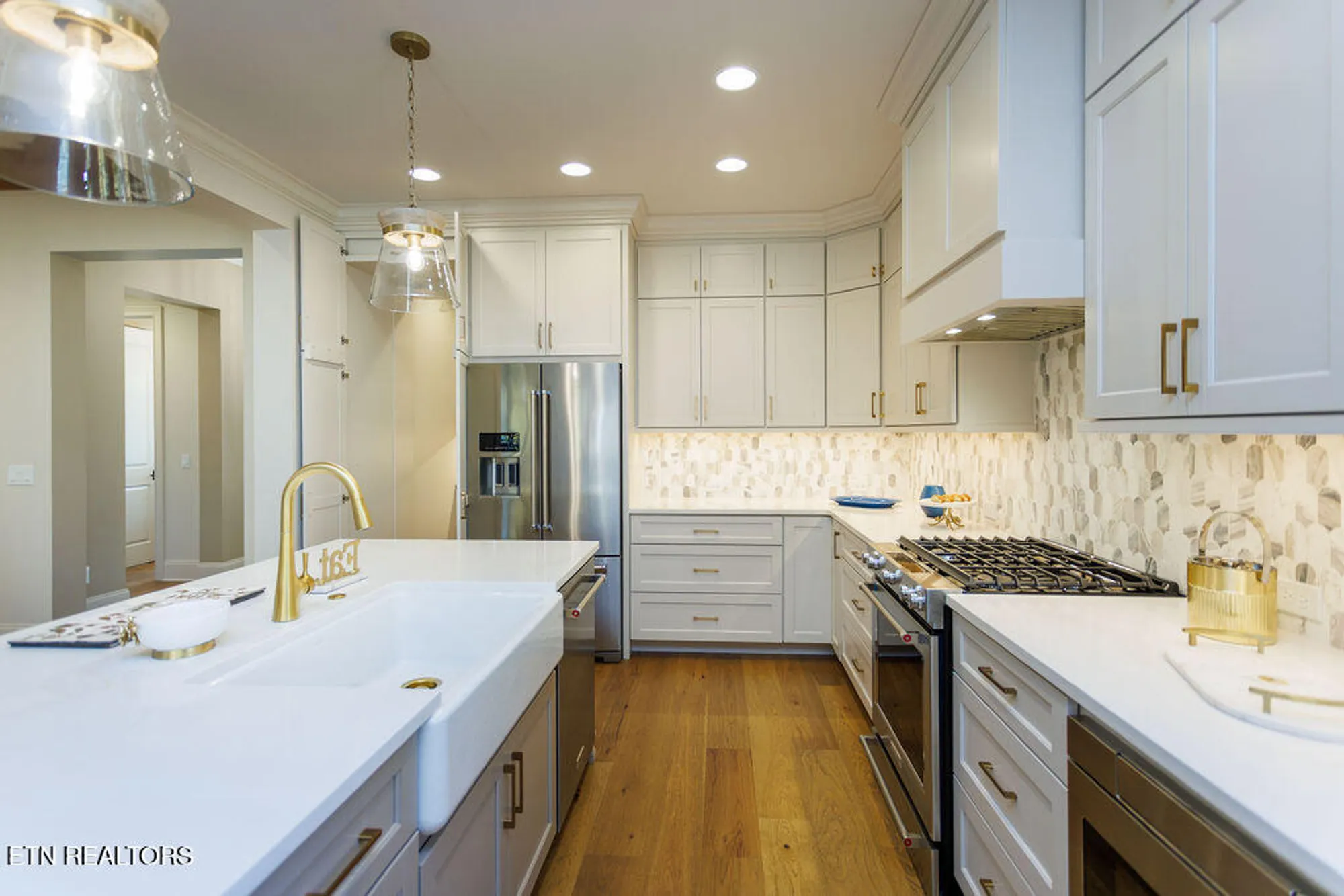 Property Slideshow image 10 of 43 | 14 bent oak ln, Crossville, TN, 38558