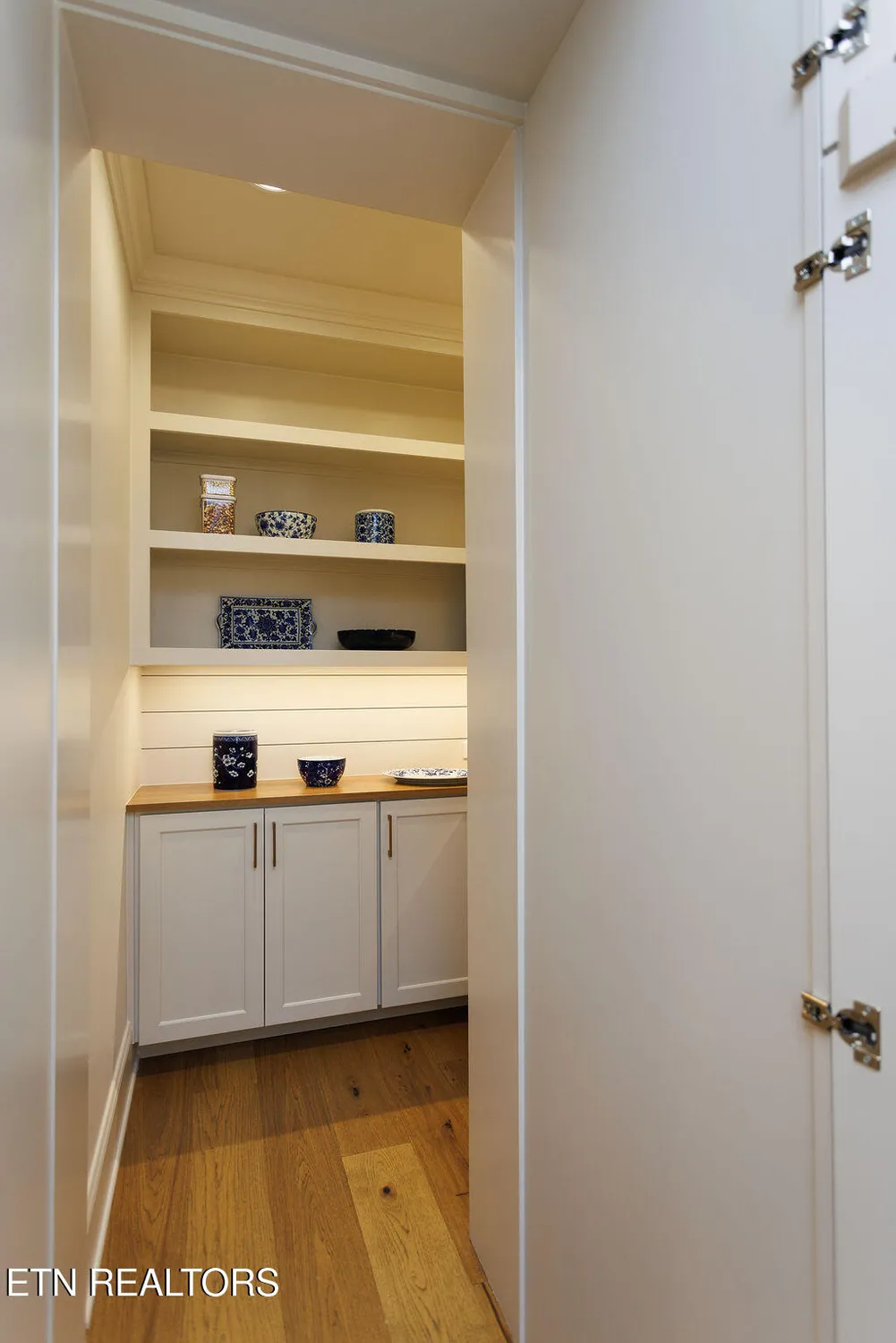 Property Slideshow image 12 of 43 | 14 bent oak ln, Crossville, TN, 38558