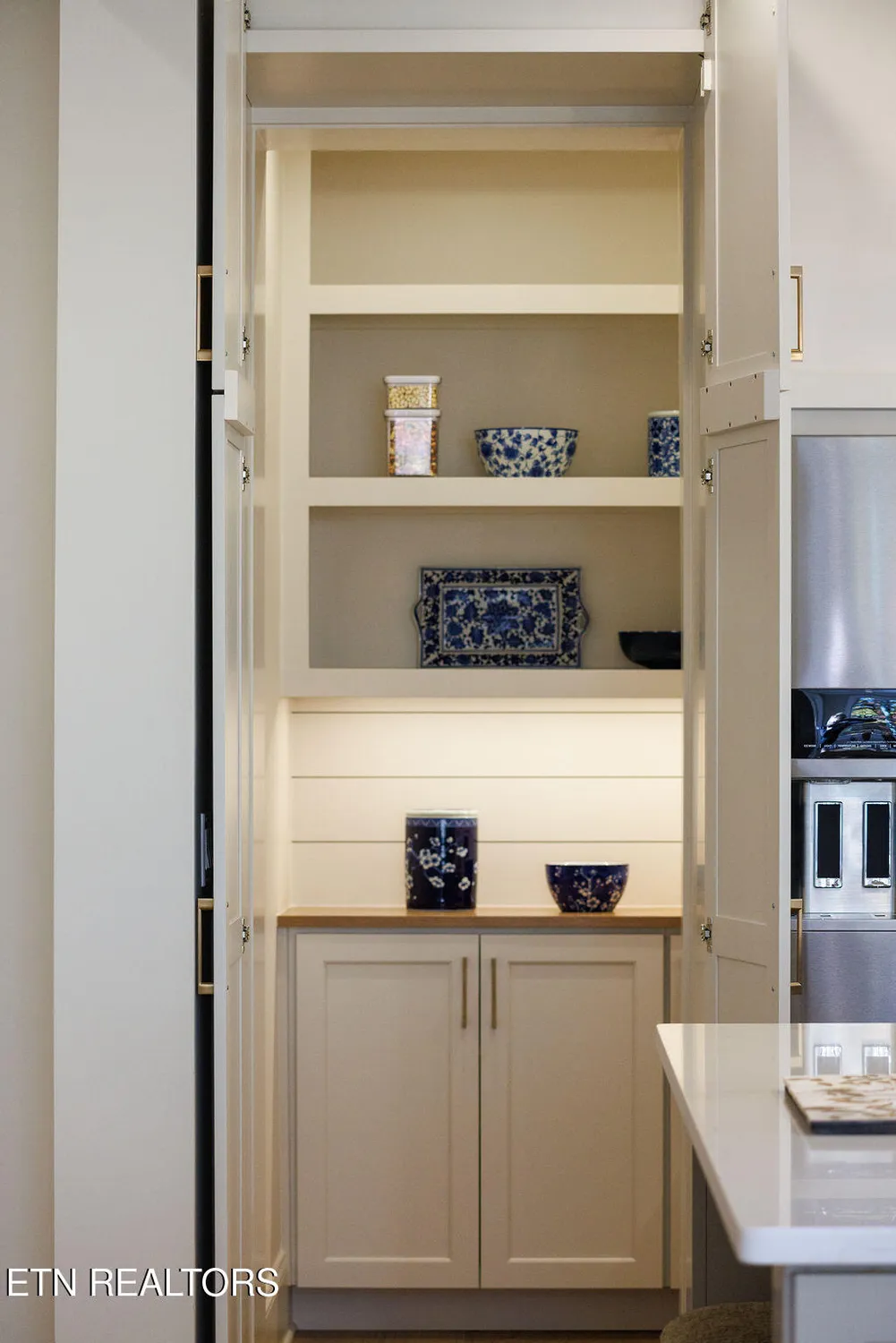 Property Slideshow image 13 of 43 | 14 bent oak ln, Crossville, TN, 38558