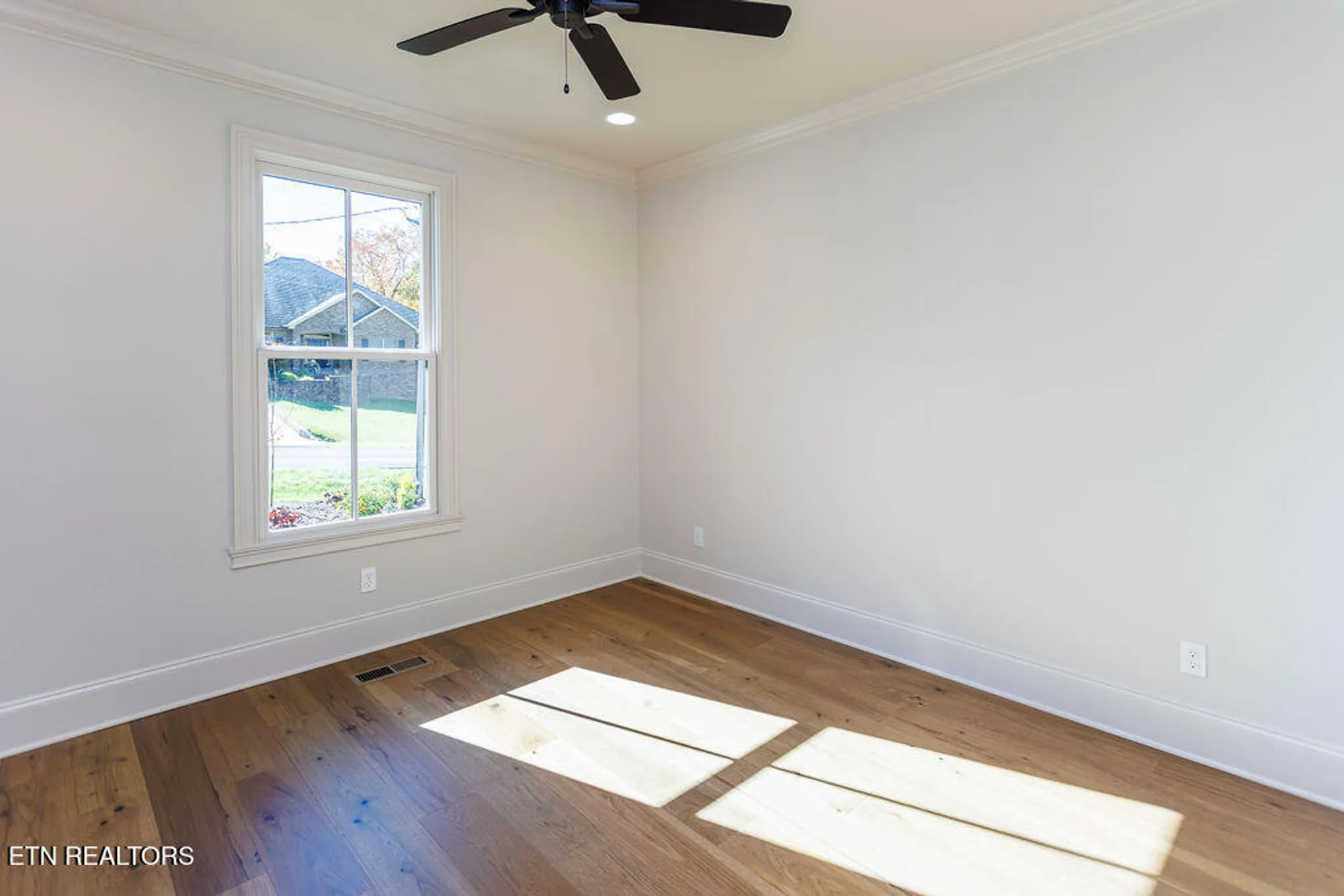 Property Slideshow image 29 of 43 | 14 bent oak ln, Crossville, TN, 38558