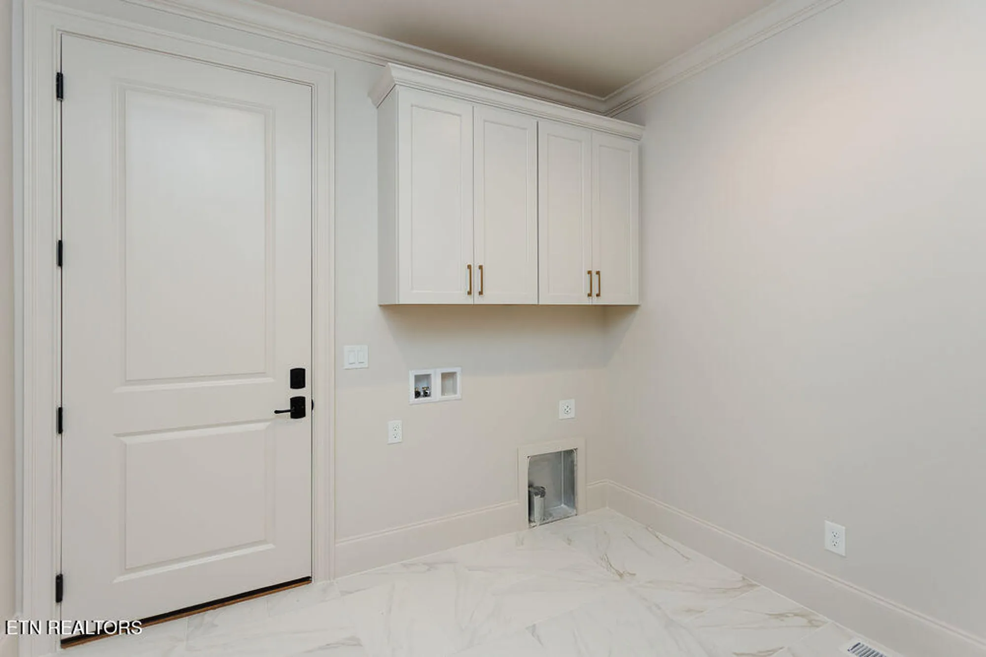 Property Slideshow image 34 of 43 | 14 bent oak ln, Crossville, TN, 38558