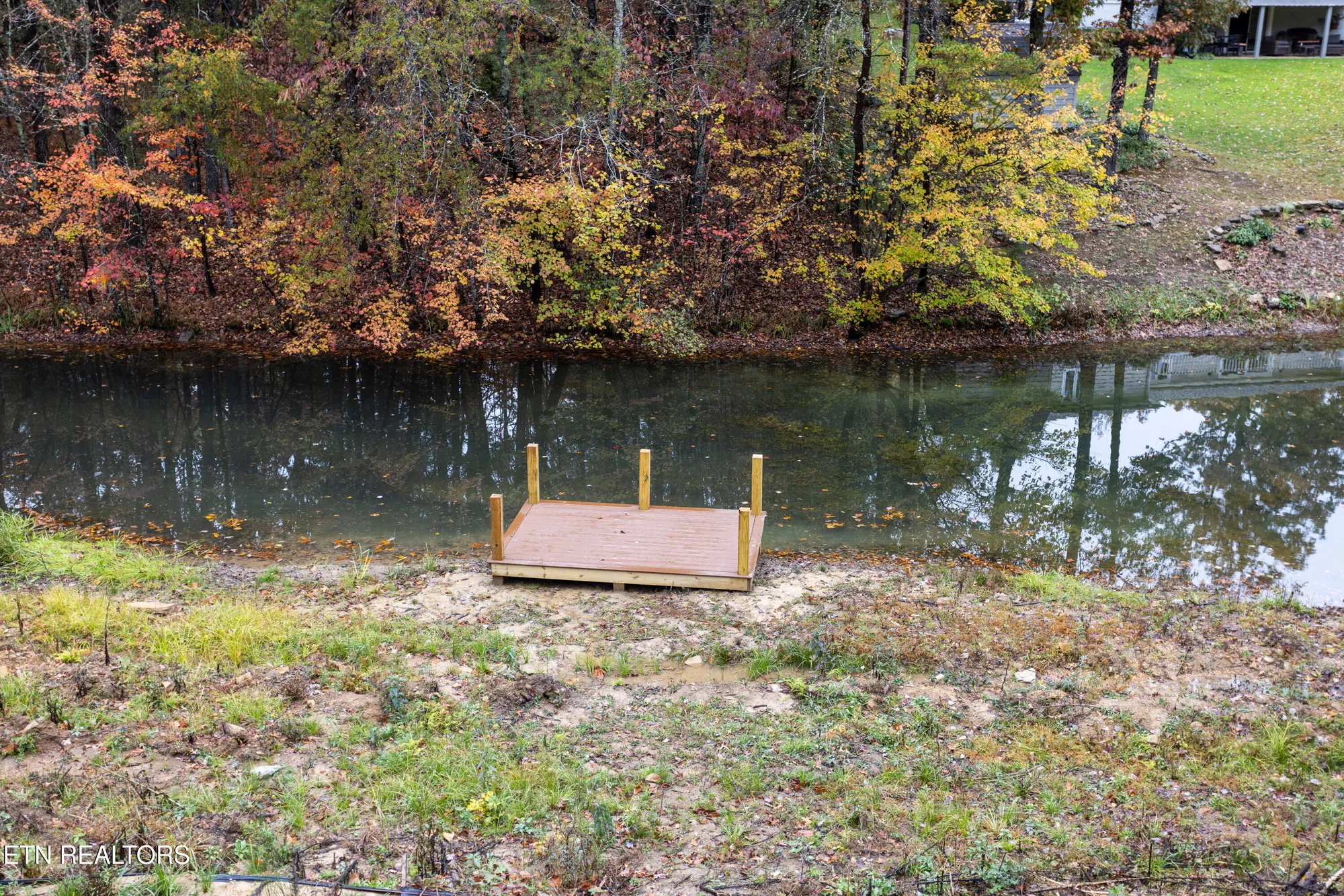 Property Slideshow image 7 of 38 | 135 hedgewood pt, Crossville, TN, 38558