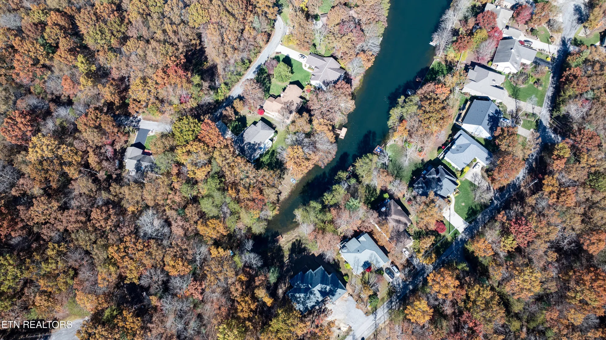 Property Slideshow image 13 of 38 | 135 hedgewood pt, Crossville, TN, 38558