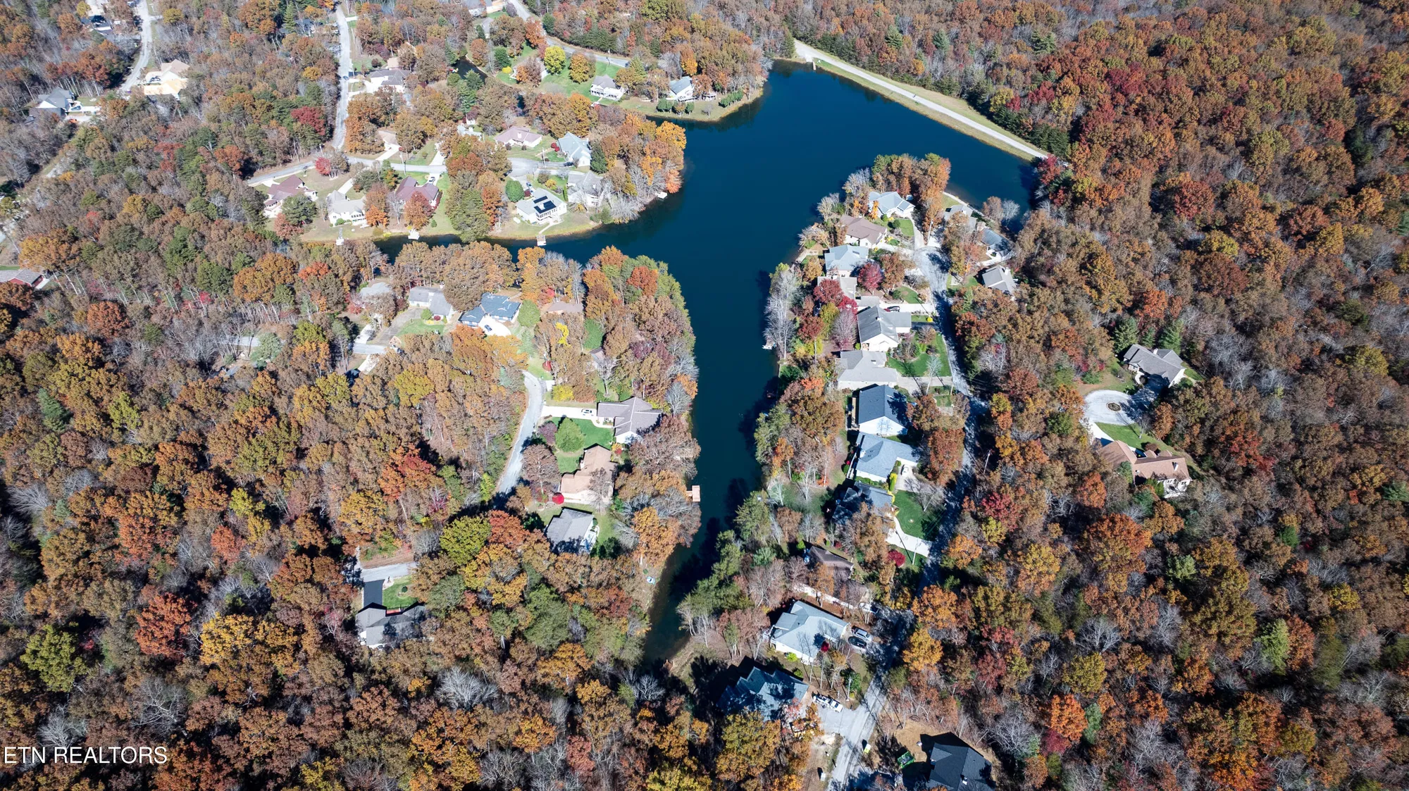 Property Slideshow image 14 of 38 | 135 hedgewood pt, Crossville, TN, 38558