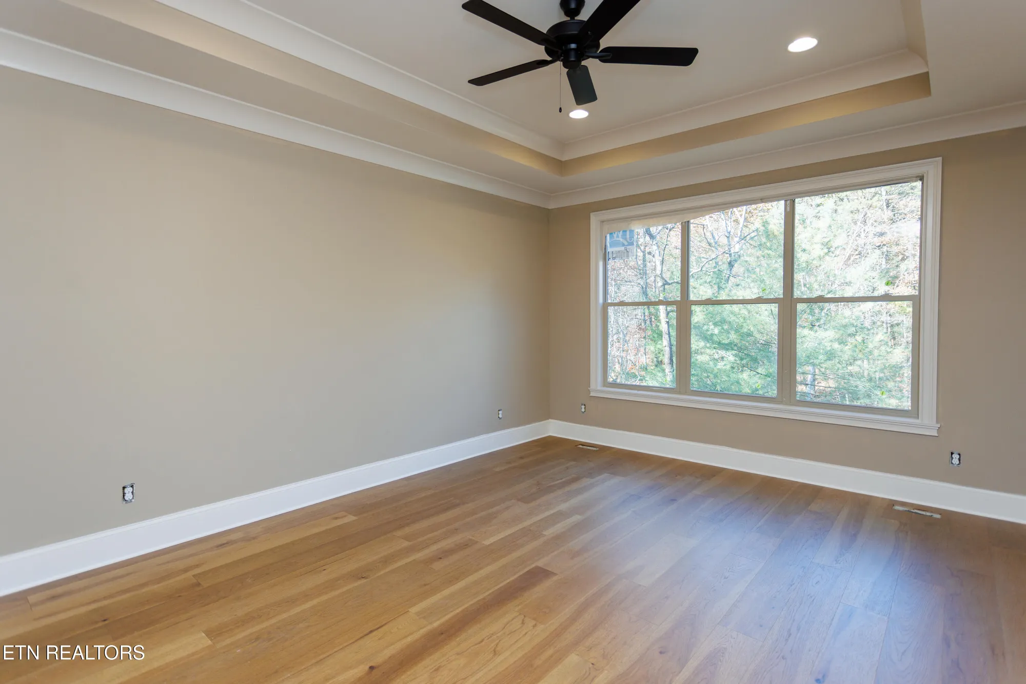 Property Slideshow image 17 of 38 | 135 hedgewood pt, Crossville, TN, 38558