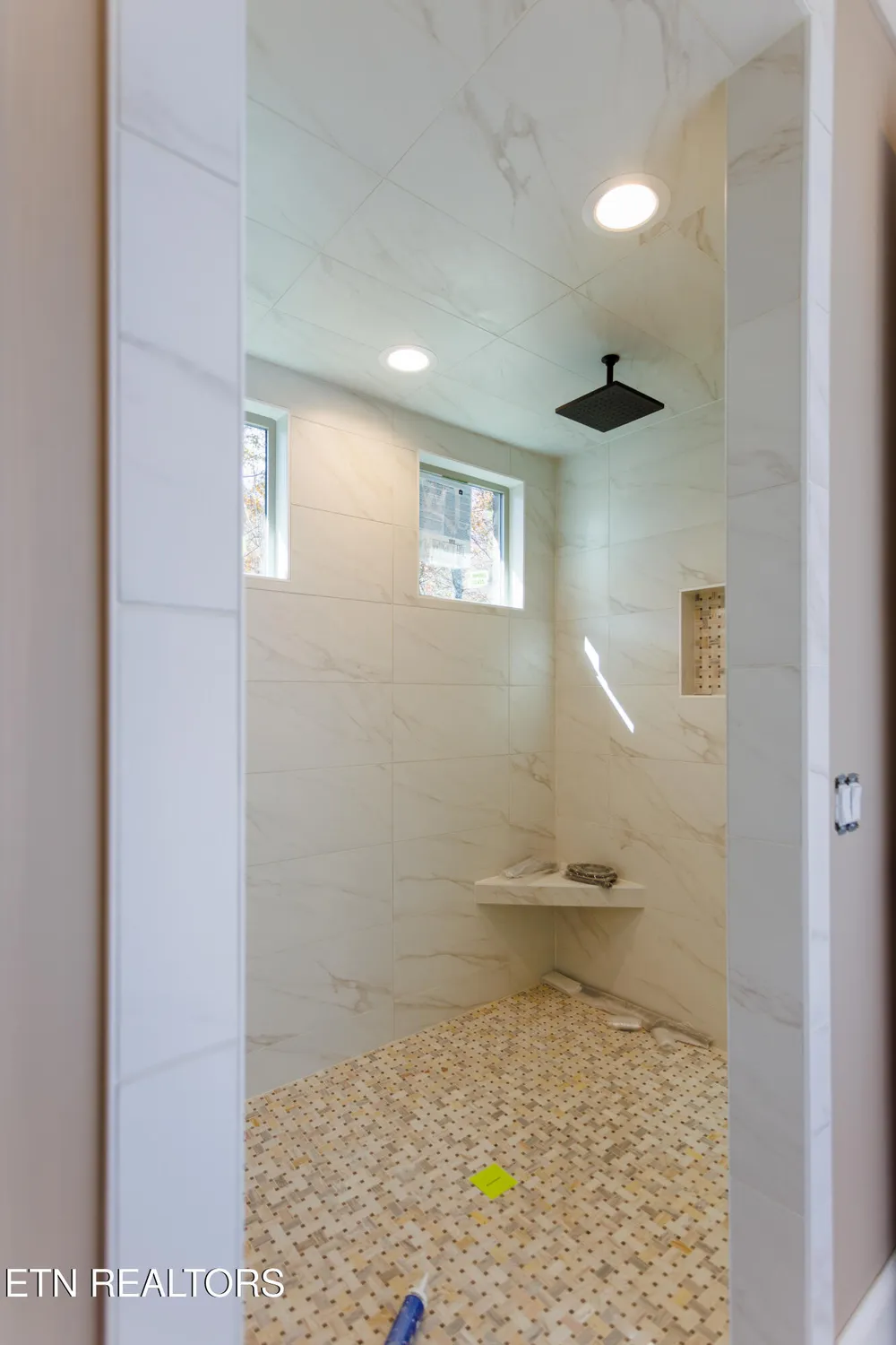 Property Slideshow image 21 of 38 | 135 hedgewood pt, Crossville, TN, 38558