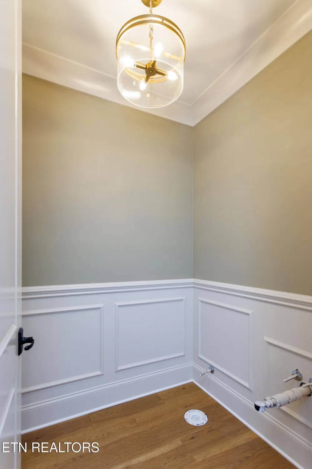 Property Slideshow image 23 of 38 | 135 hedgewood pt, Crossville, TN, 38558