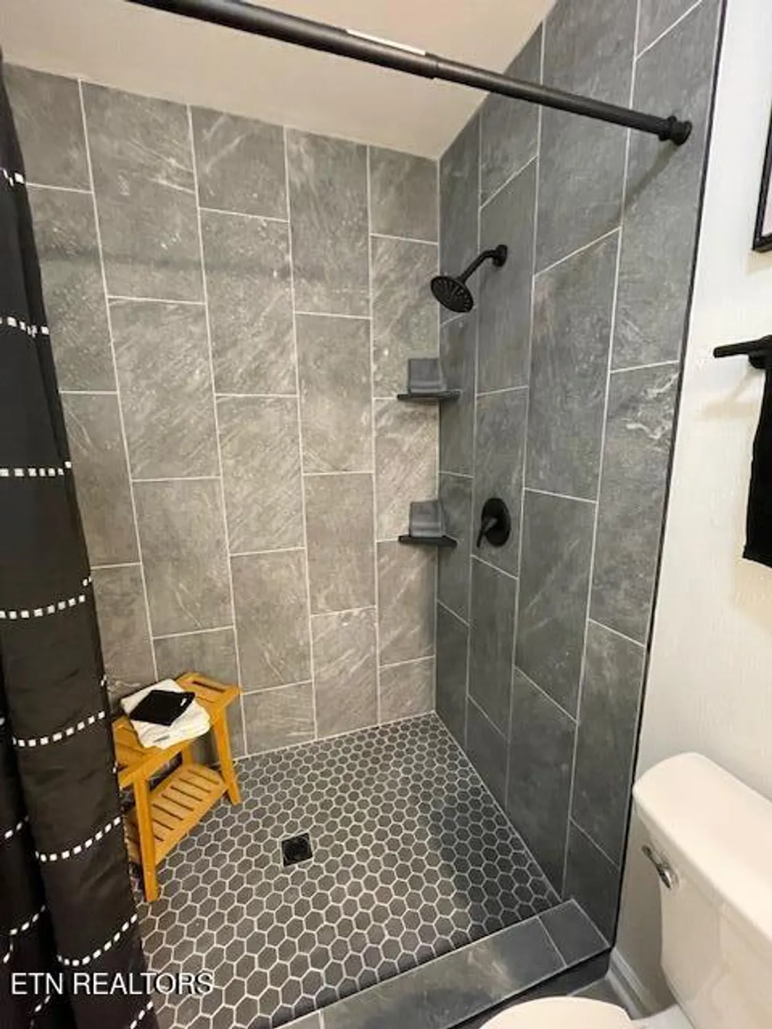 Property Slideshow image 26 of 50 | 113 anglewood dr, Crossville, TN, 38558