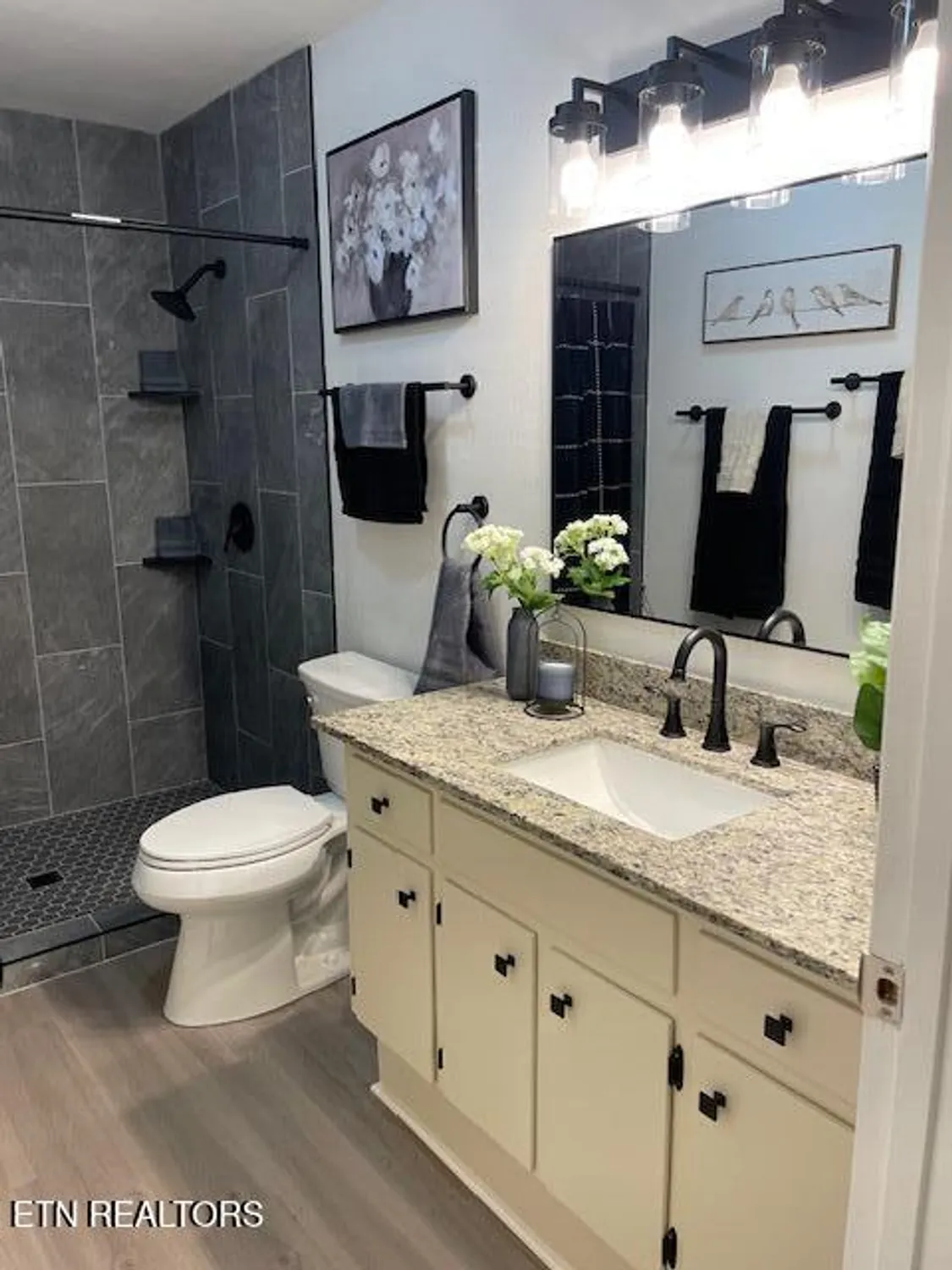 Property Slideshow image 25 of 50 | 113 anglewood dr, Crossville, TN, 38558